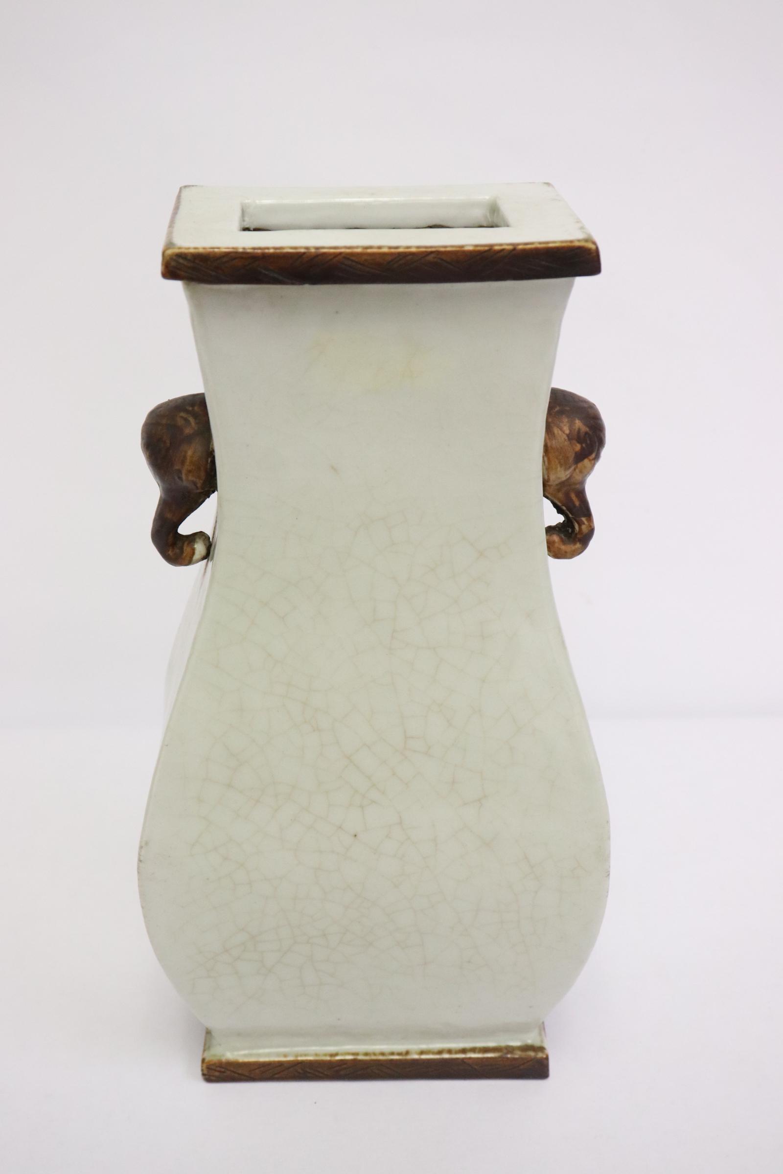 Chinese Song style crackleware vase (1 of 8)