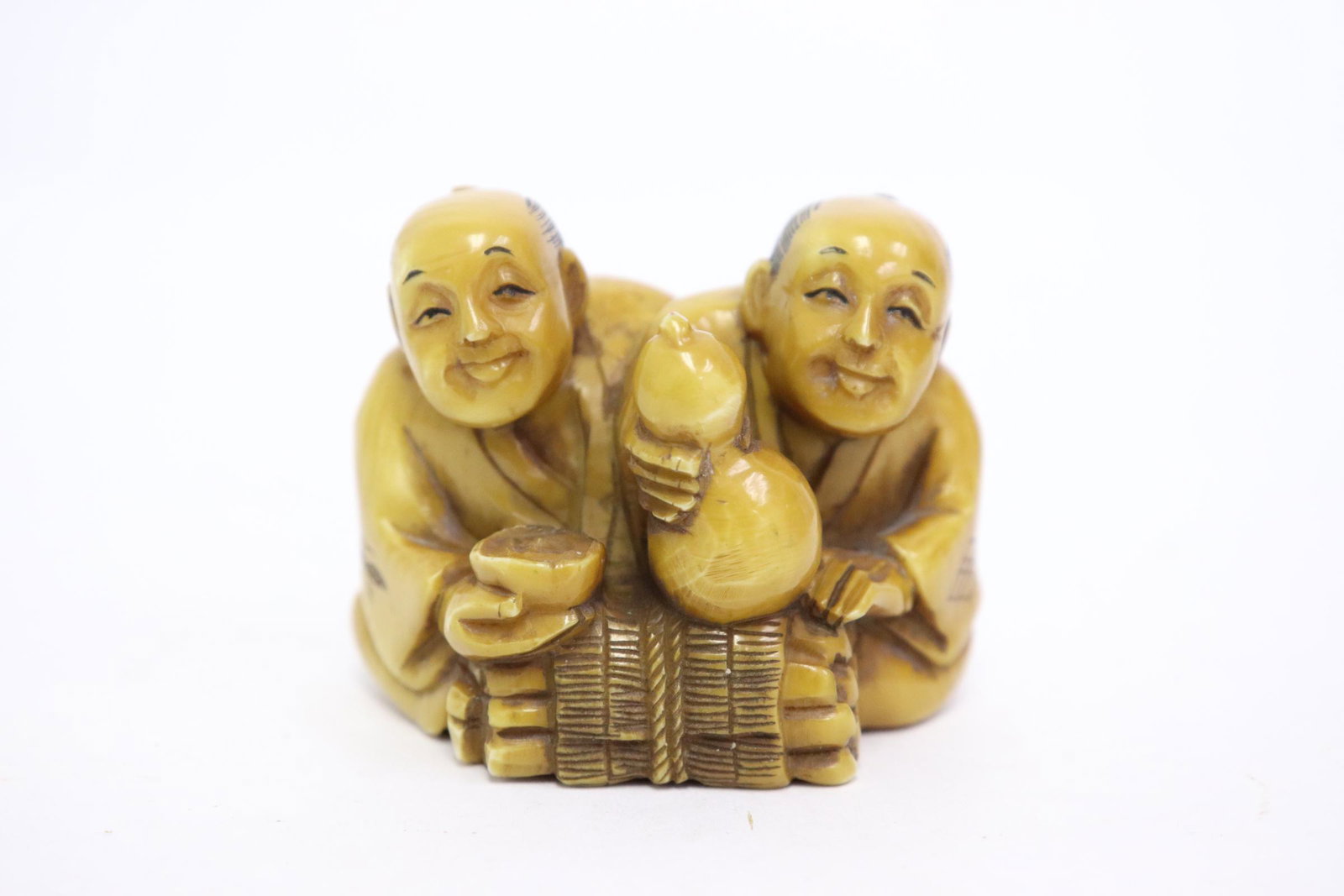 Japanese bone carved netsuke: Japanese bone carved netsuke, 1.53"Hx1.85"x1.15"