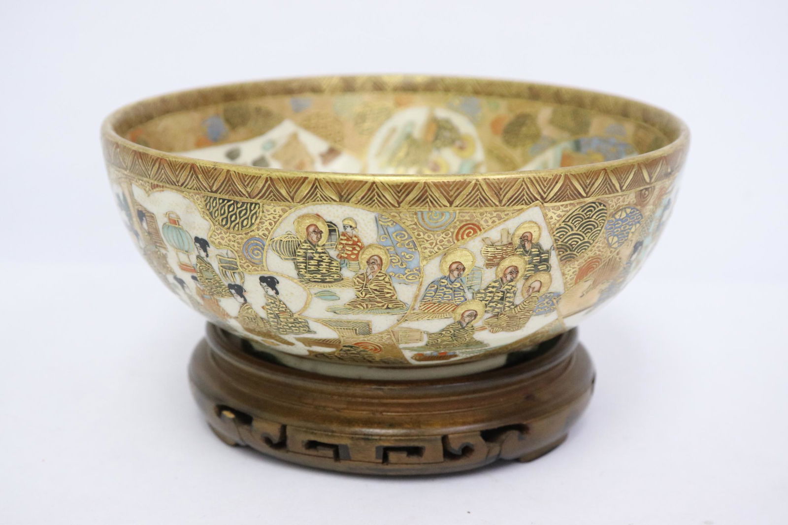 Antique Japanese satsuma bowl, signed (1 of 10)