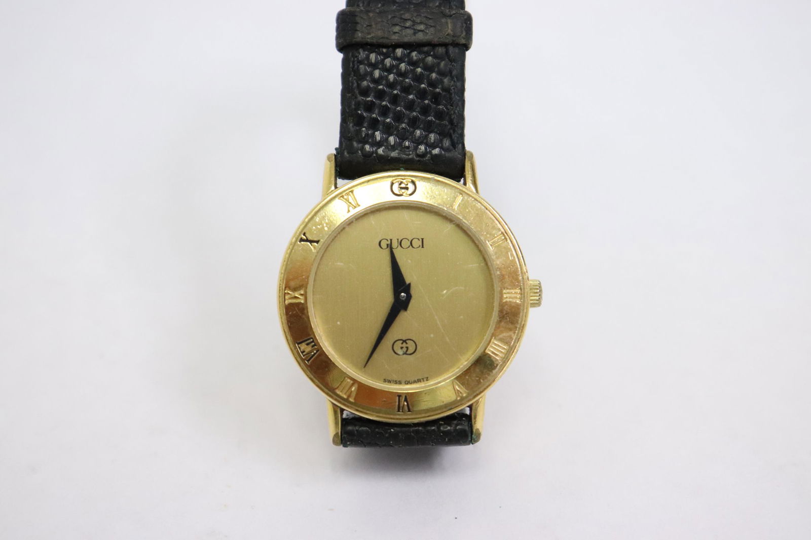 A lady's Gucci watch with original band: A lady's Gucci watch with original band