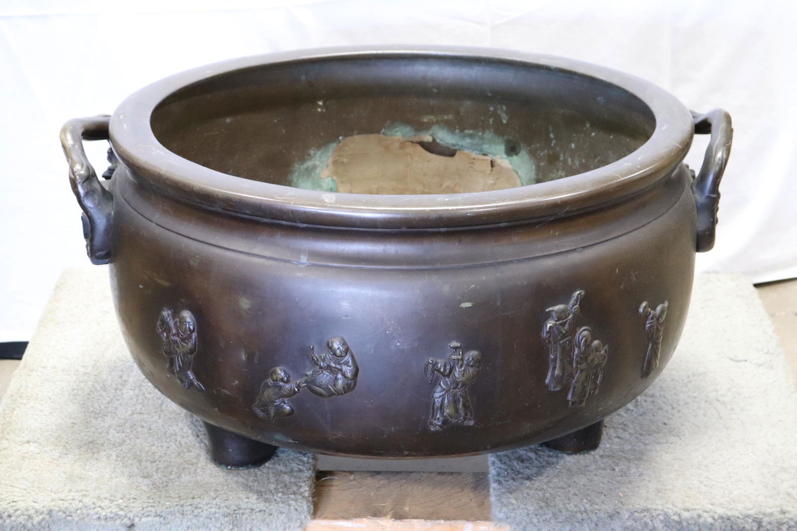 Antique Chinese bronze planter, 18th/19th c. (1 of 11)