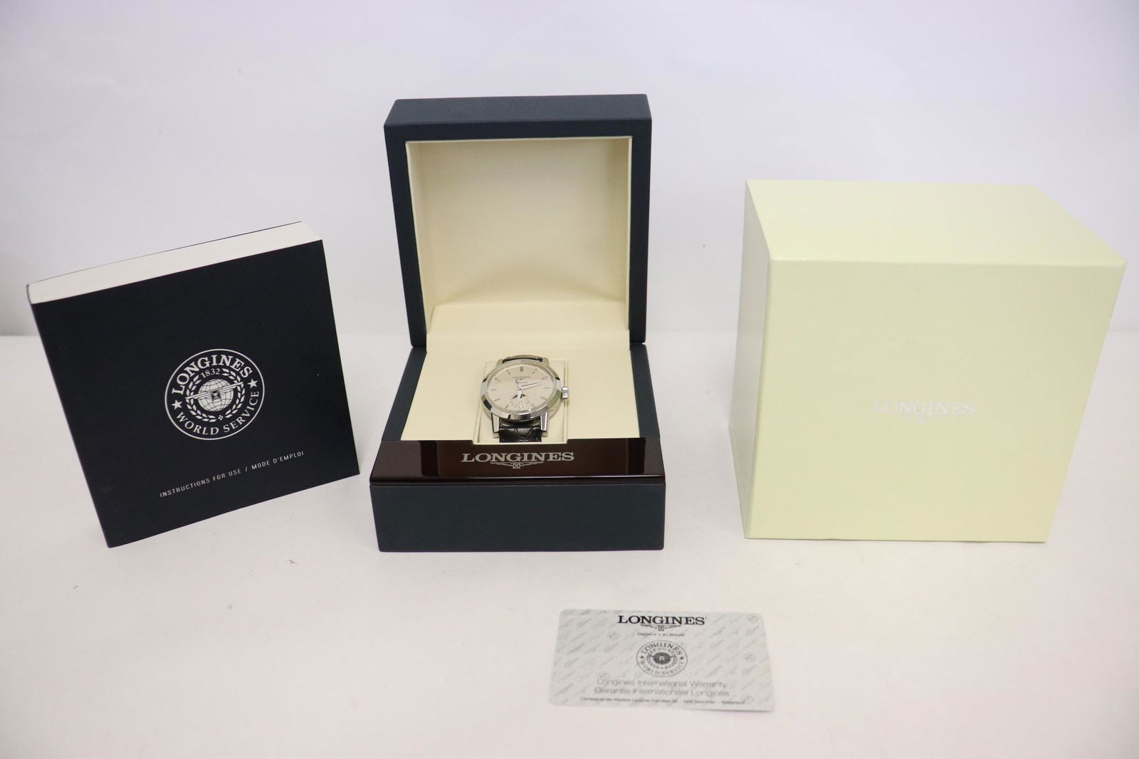 A fine man's longines automatic wrist watch (1 of 10)