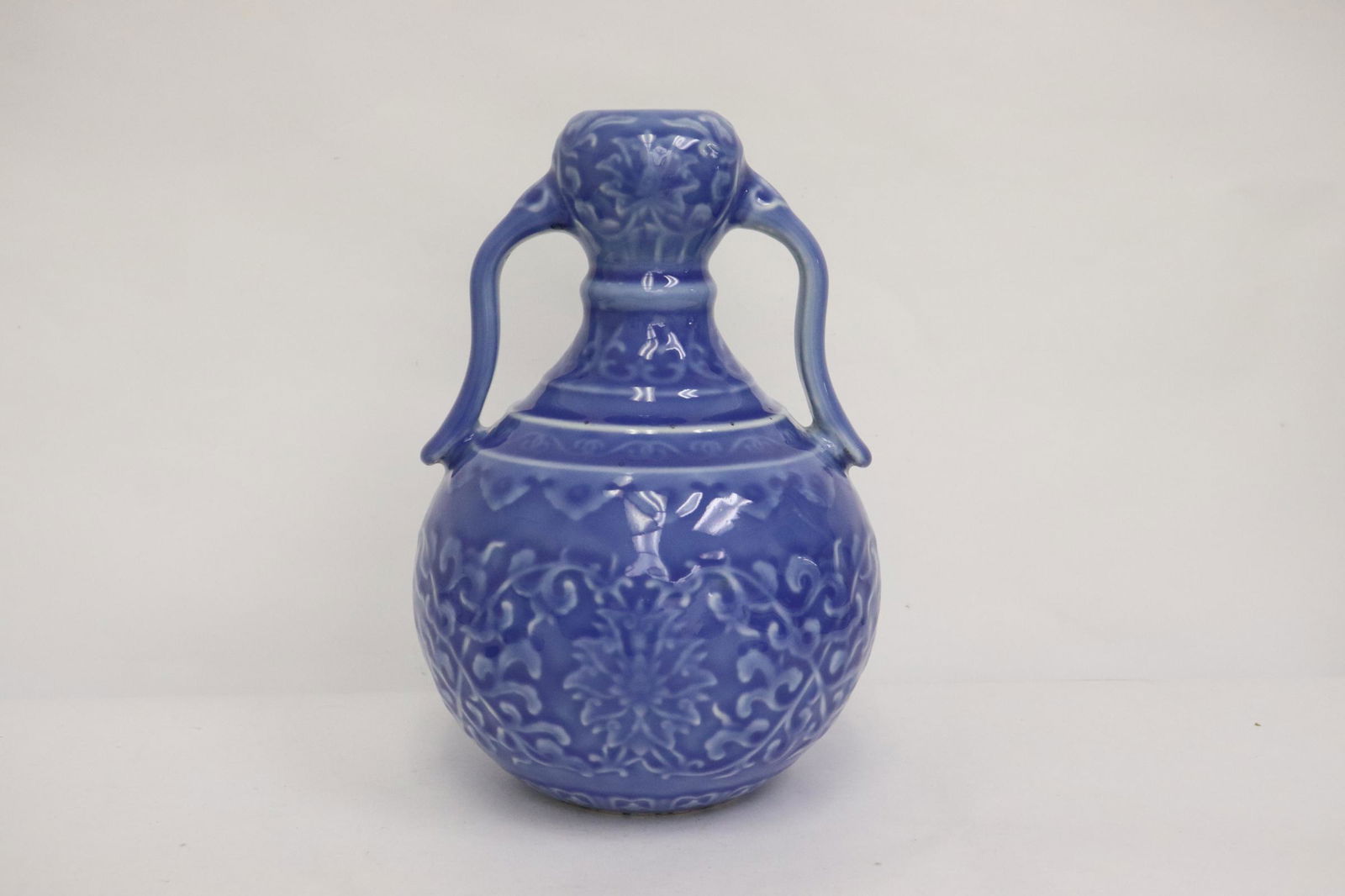 Chinese porcelain handled vase, Guangxu period (1 of 10)