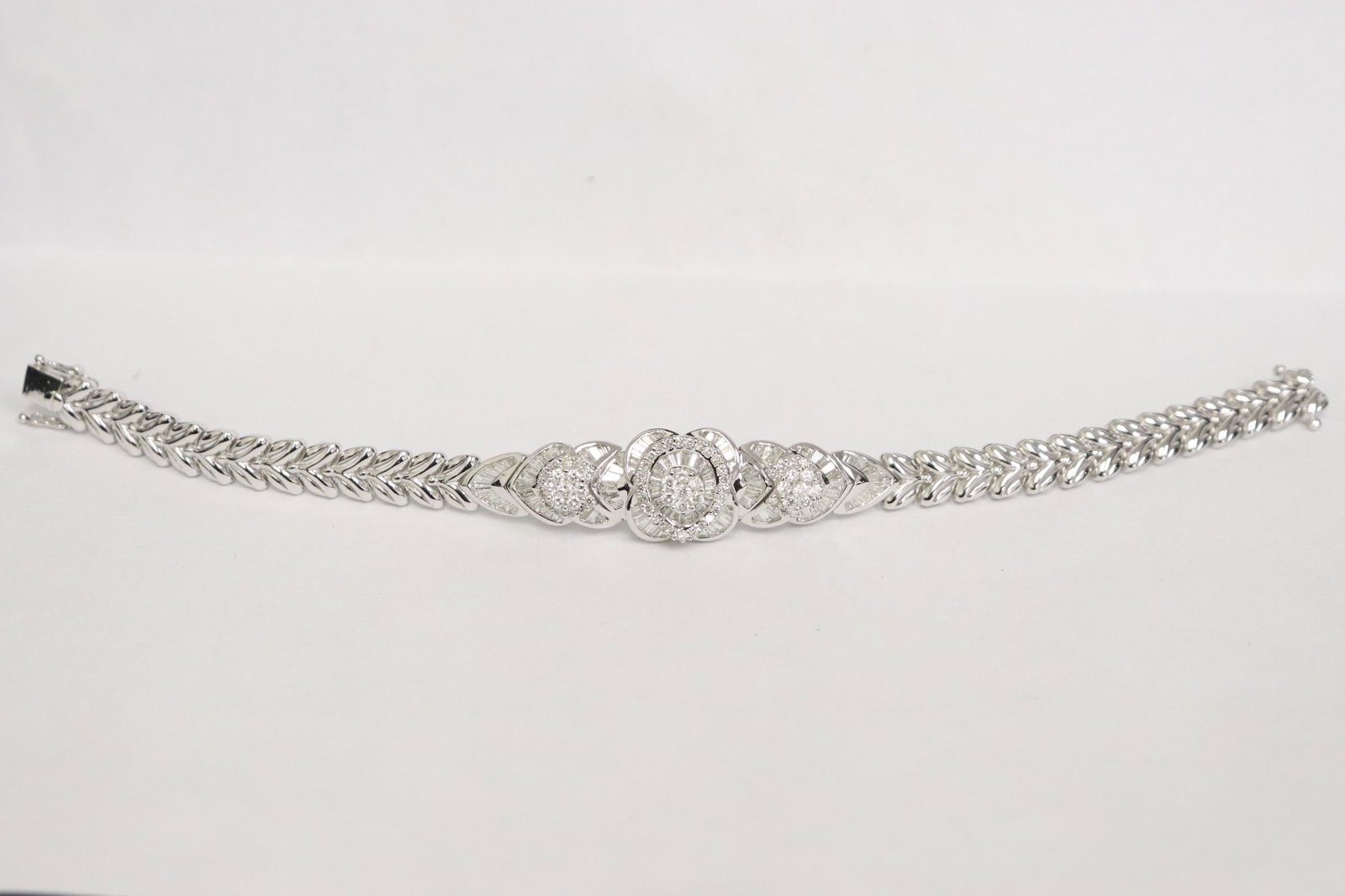 18K W/G diamond bracelet (1 of 11)