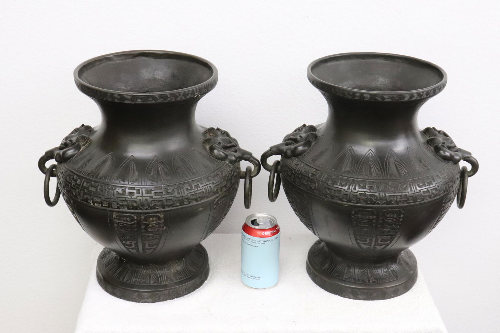 Pair Chinese 17th/18th century bronze urns (1 of 11)
