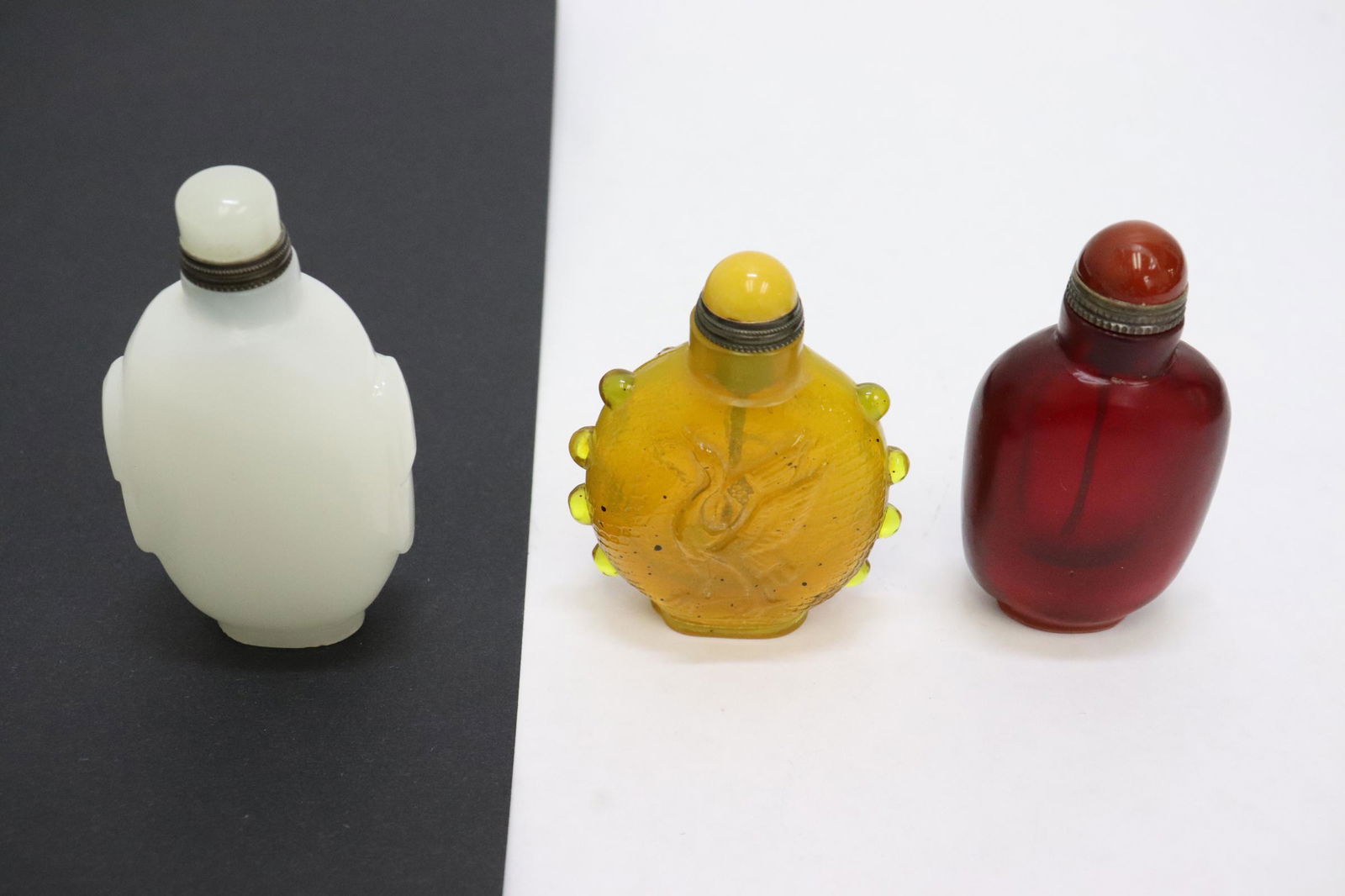 3 Chinese Peking glass snuff bottles (1 of 10)