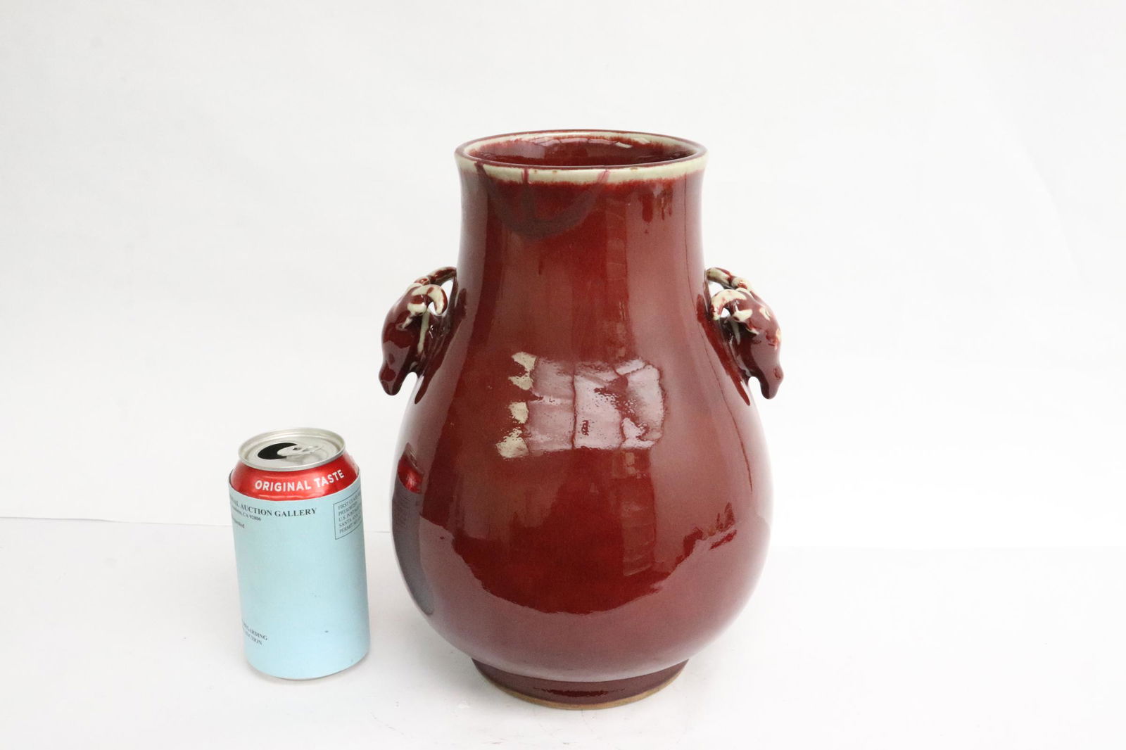 Large red glazed porcelain handled jar (1 of 10)