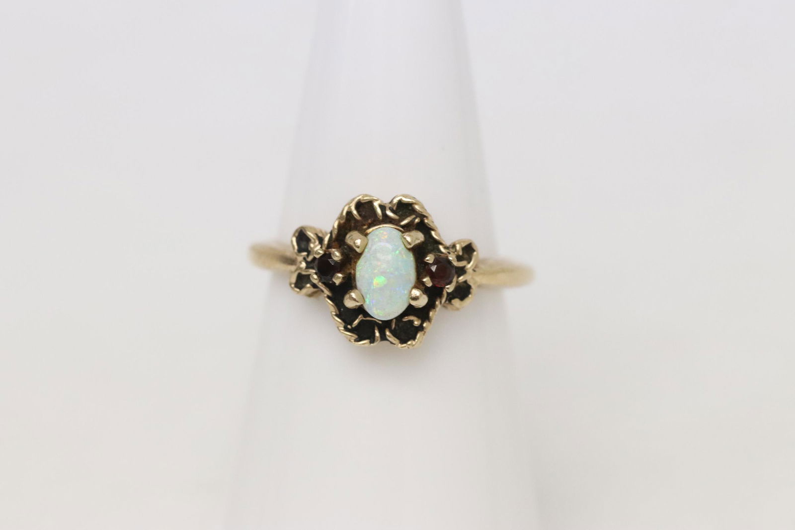 10K Y/G opal sapphire ring (1 of 9)