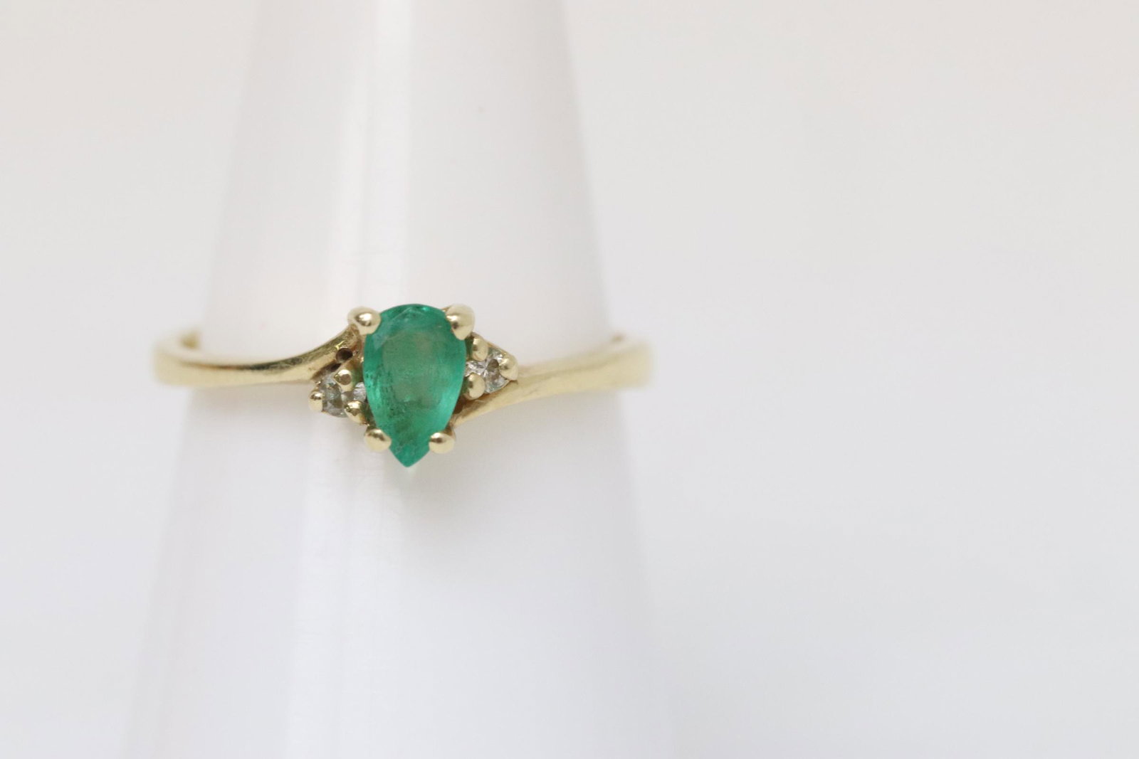 14K Y/G emerald diamond ring (1 of 10)