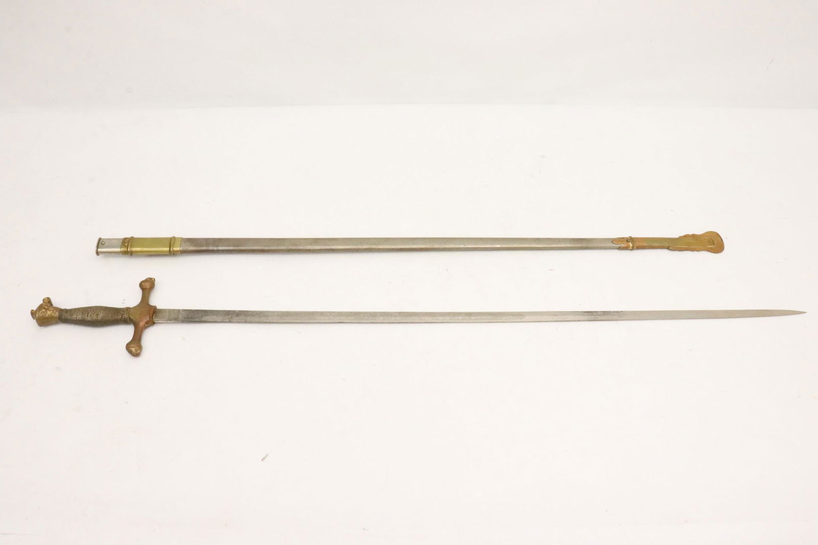 A US Army dresser sword (1 of 12)