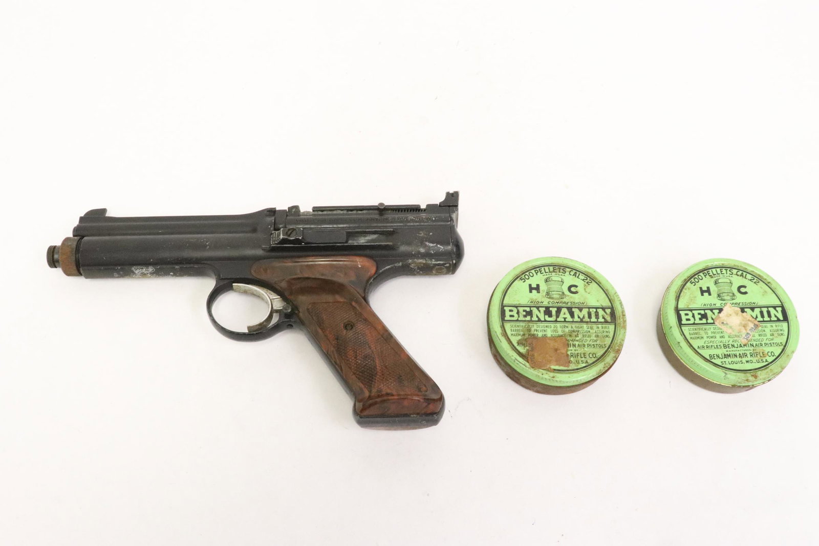 A Crosman 600 cap gun, and 2 boxes of bullets: A Crosman 600 cap gun (condition unknown), and 2 boxes of bullets