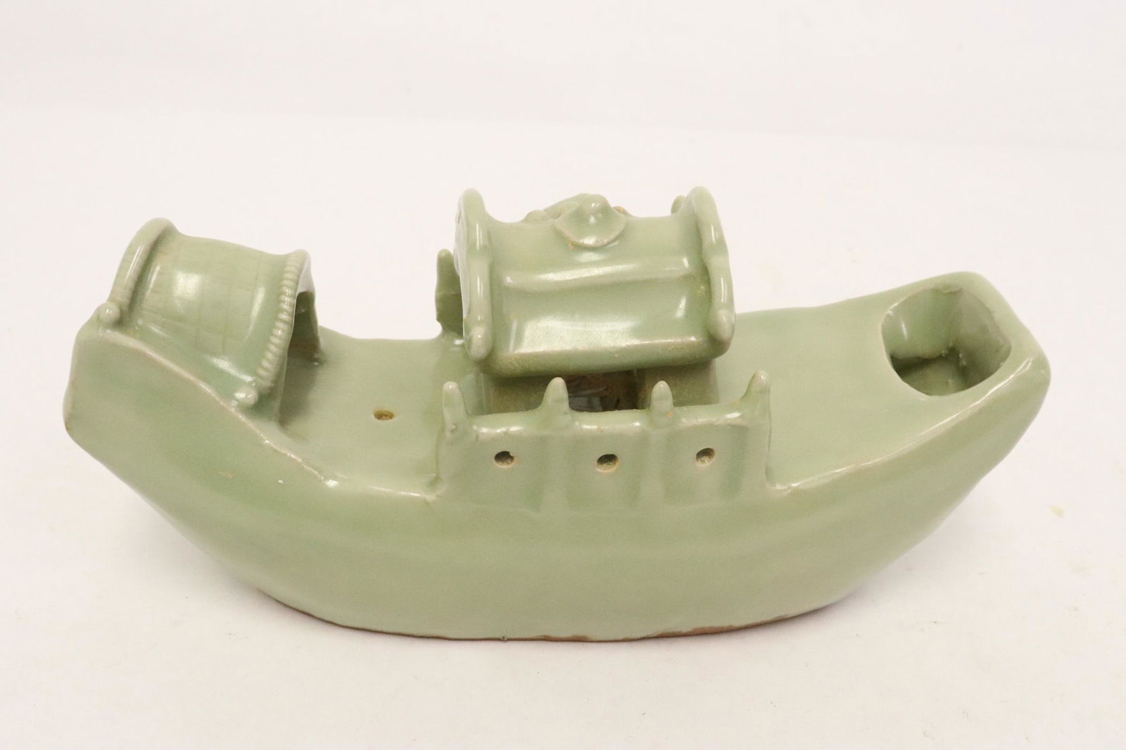 Song style celadon censer in the form of boat (1 of 9)