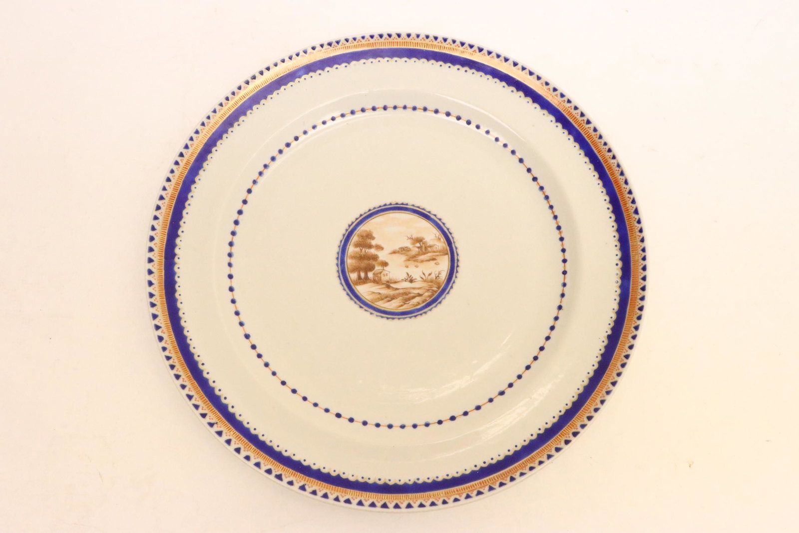 Chinese 18th/19th century export porcelain plate (1 of 7)