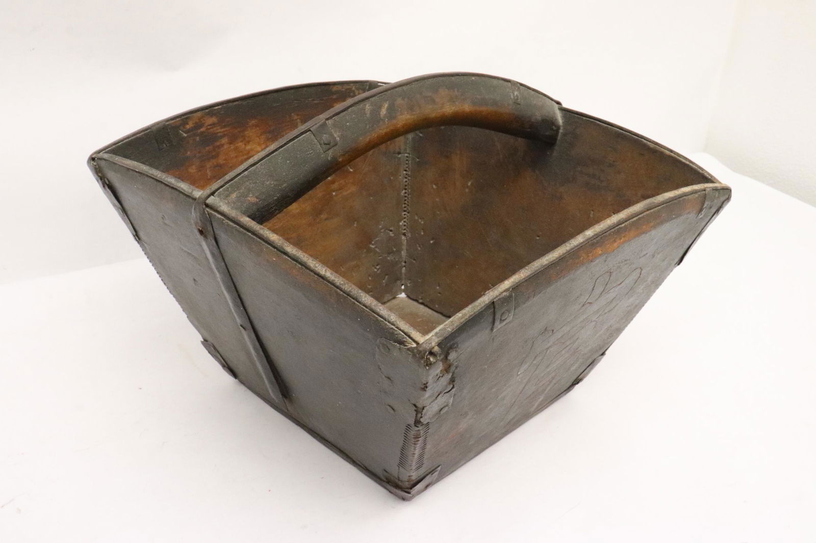 Antique Chinese wood rice measuring bucket (1 of 10)