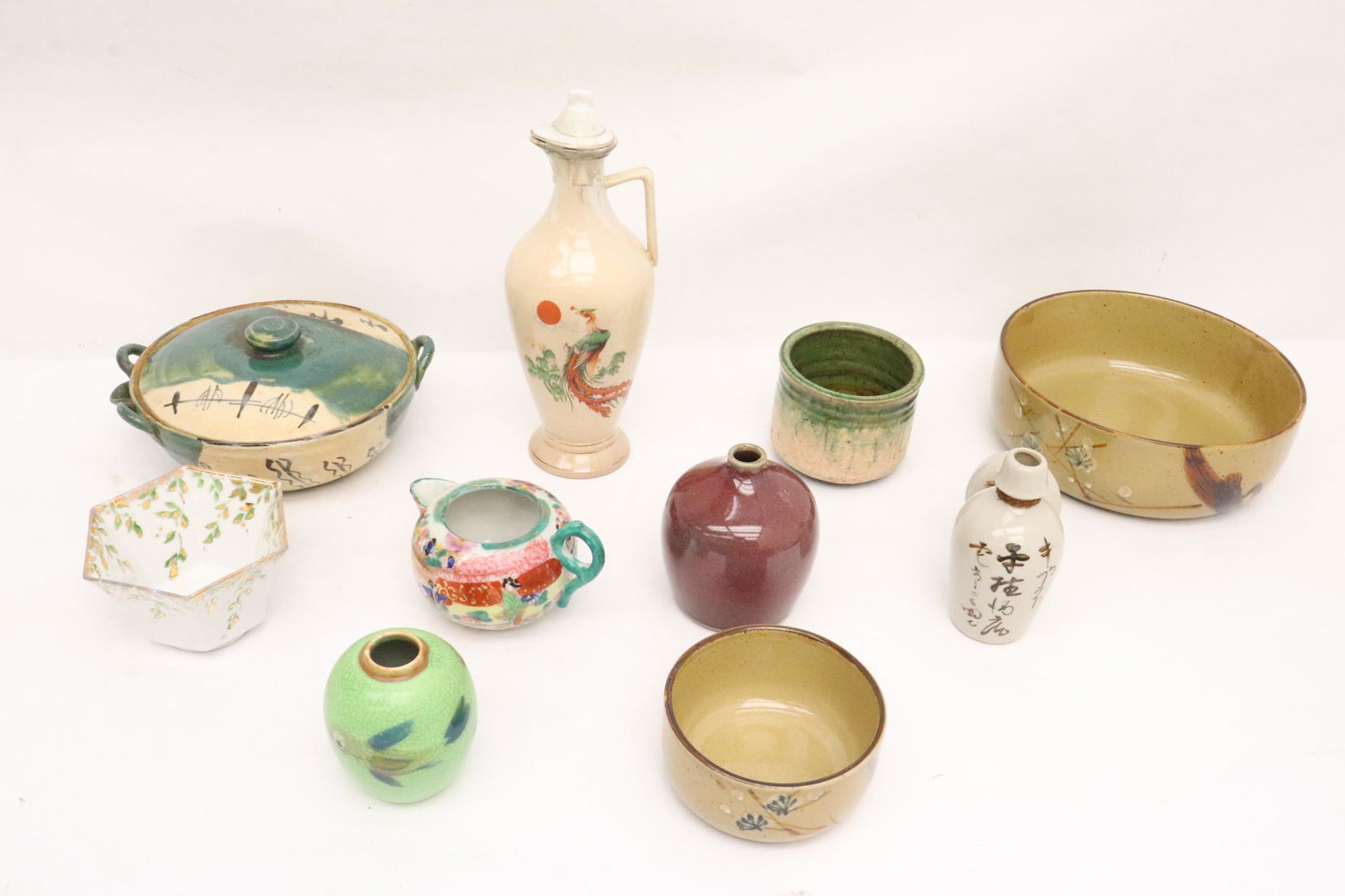 Lot of misc. Japanese pottery & porcelain piece (1 of 10)