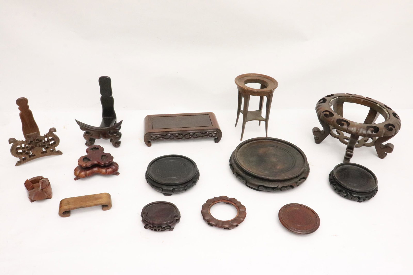 Lot of Chinese wood stands (1 of 10)