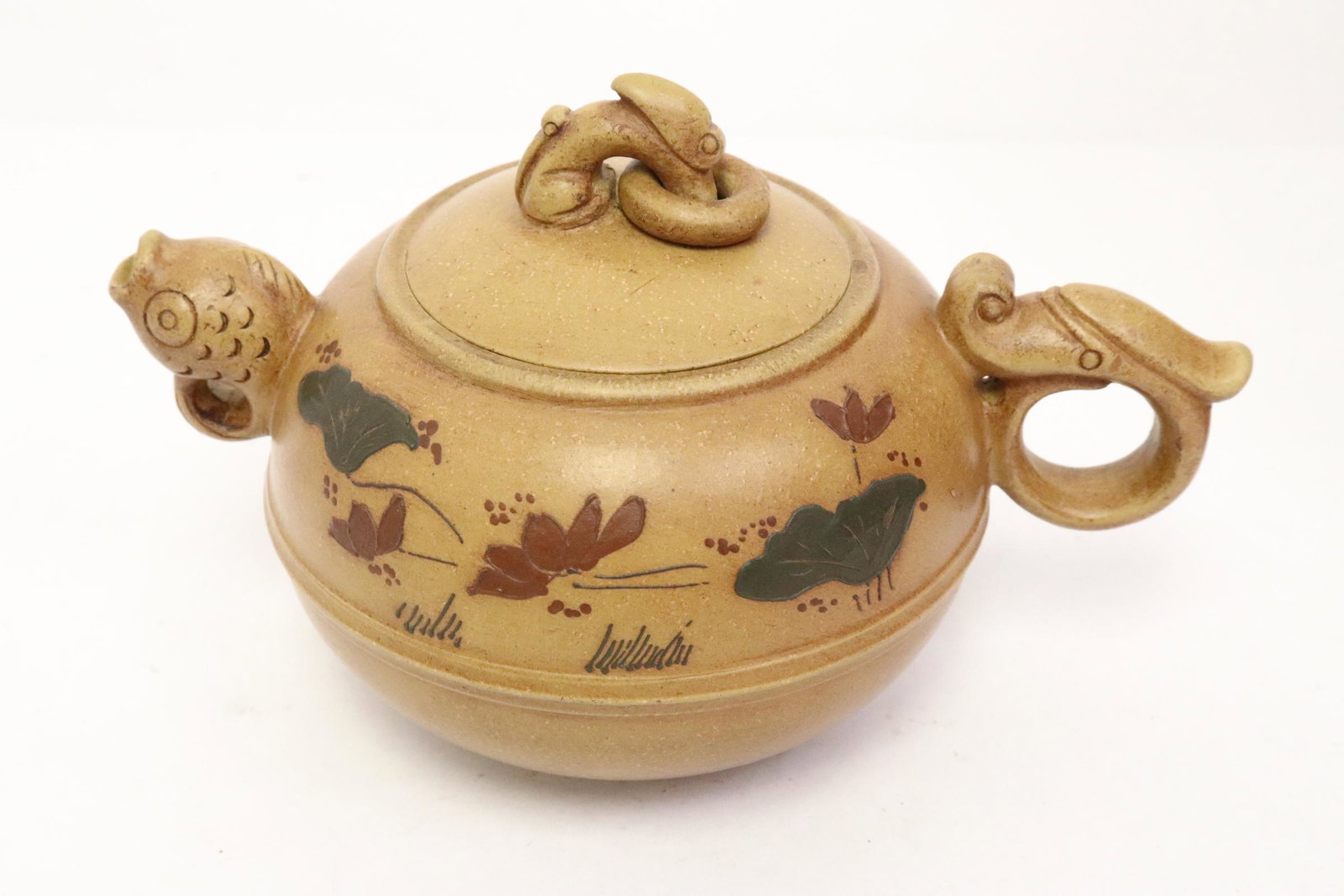 Fine Yixing teapot (1 of 10)