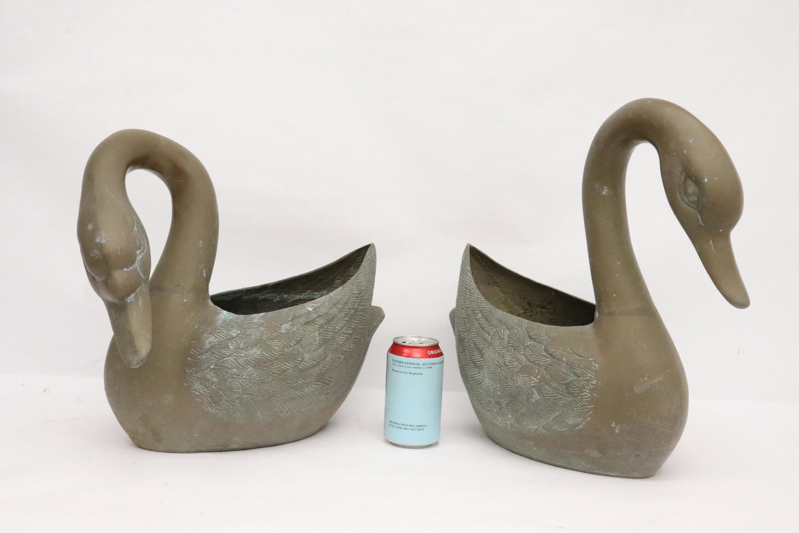 Pair bronze planters in swan motif (1 of 10)