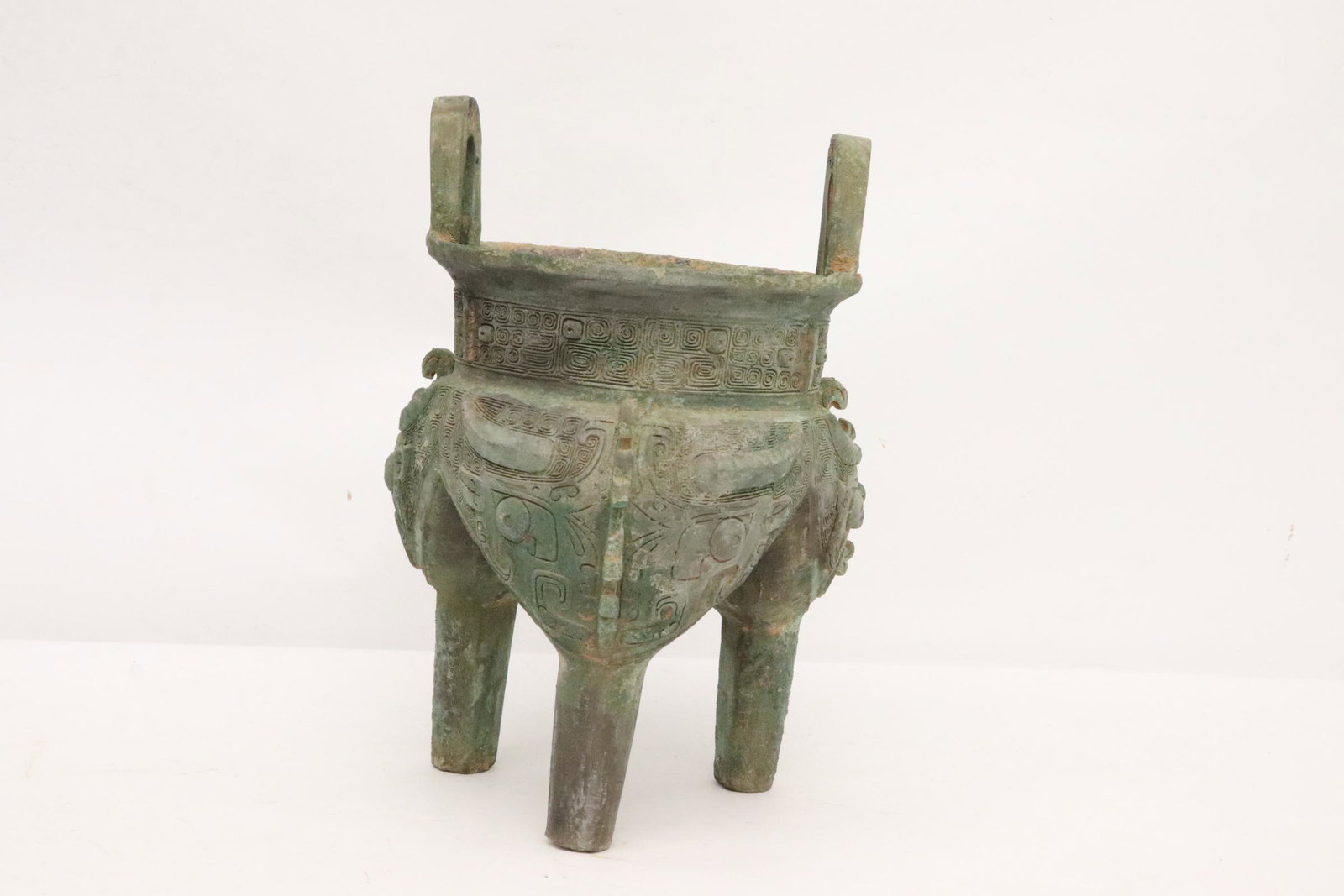 Chinese archaic style bronze tripod ding (1 of 10)