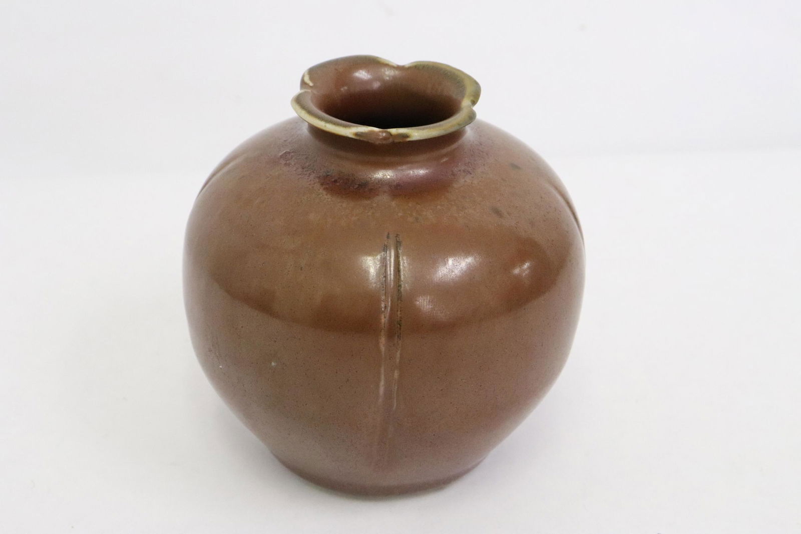 Chinese 19th c. porcelain water dripper, Daoguang period (1 of 9)