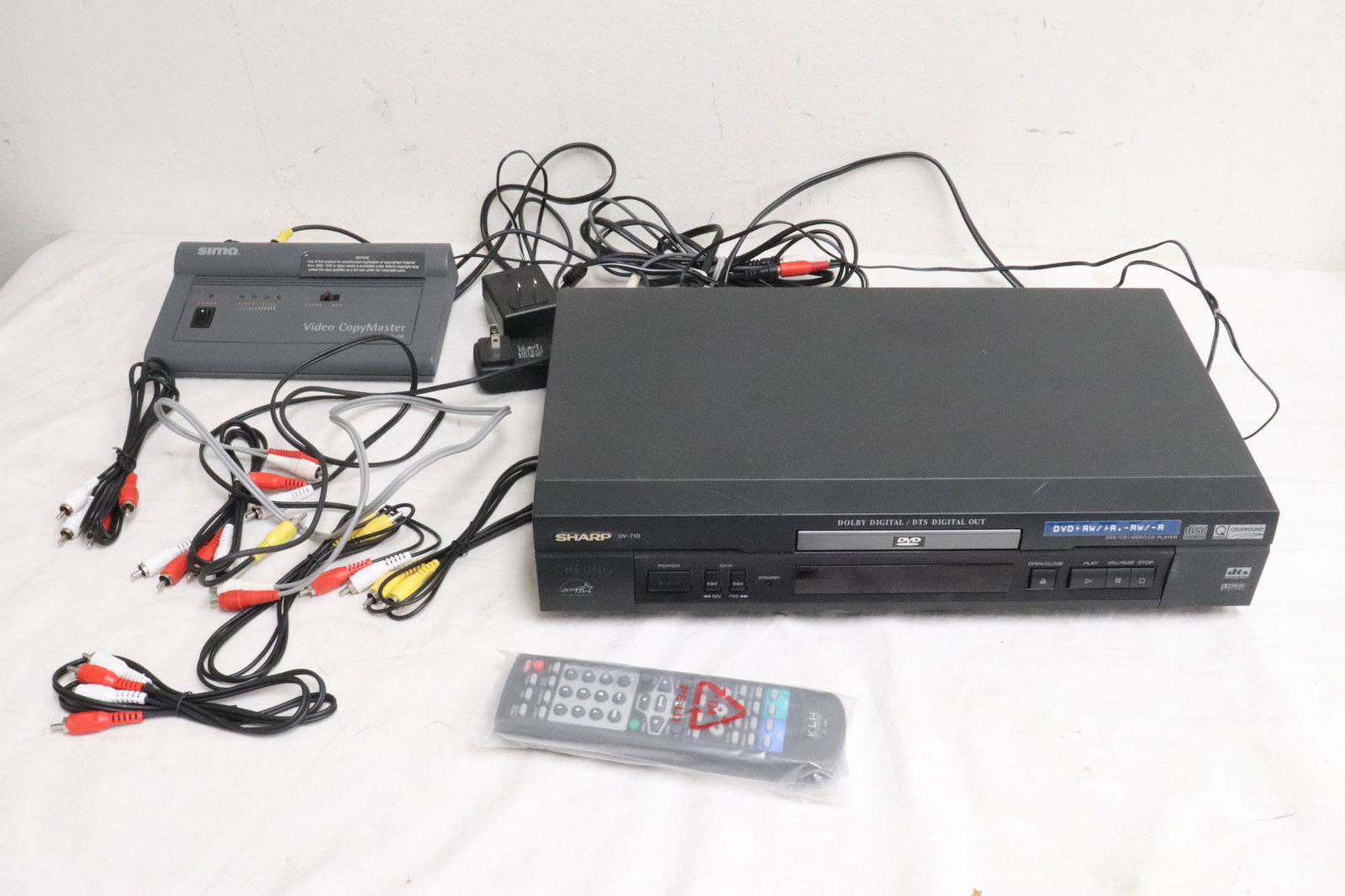 Sharp DVD/CD/Video player & Sima video copymaster (1 of 5)