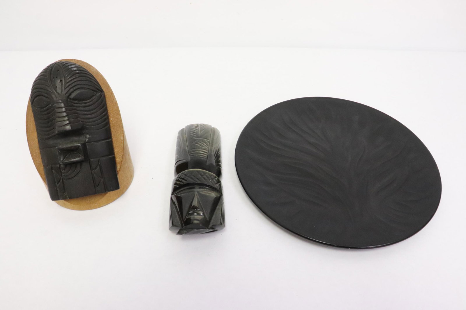 a Lalique crystal plate, & 2 South American items (1 of 10)
