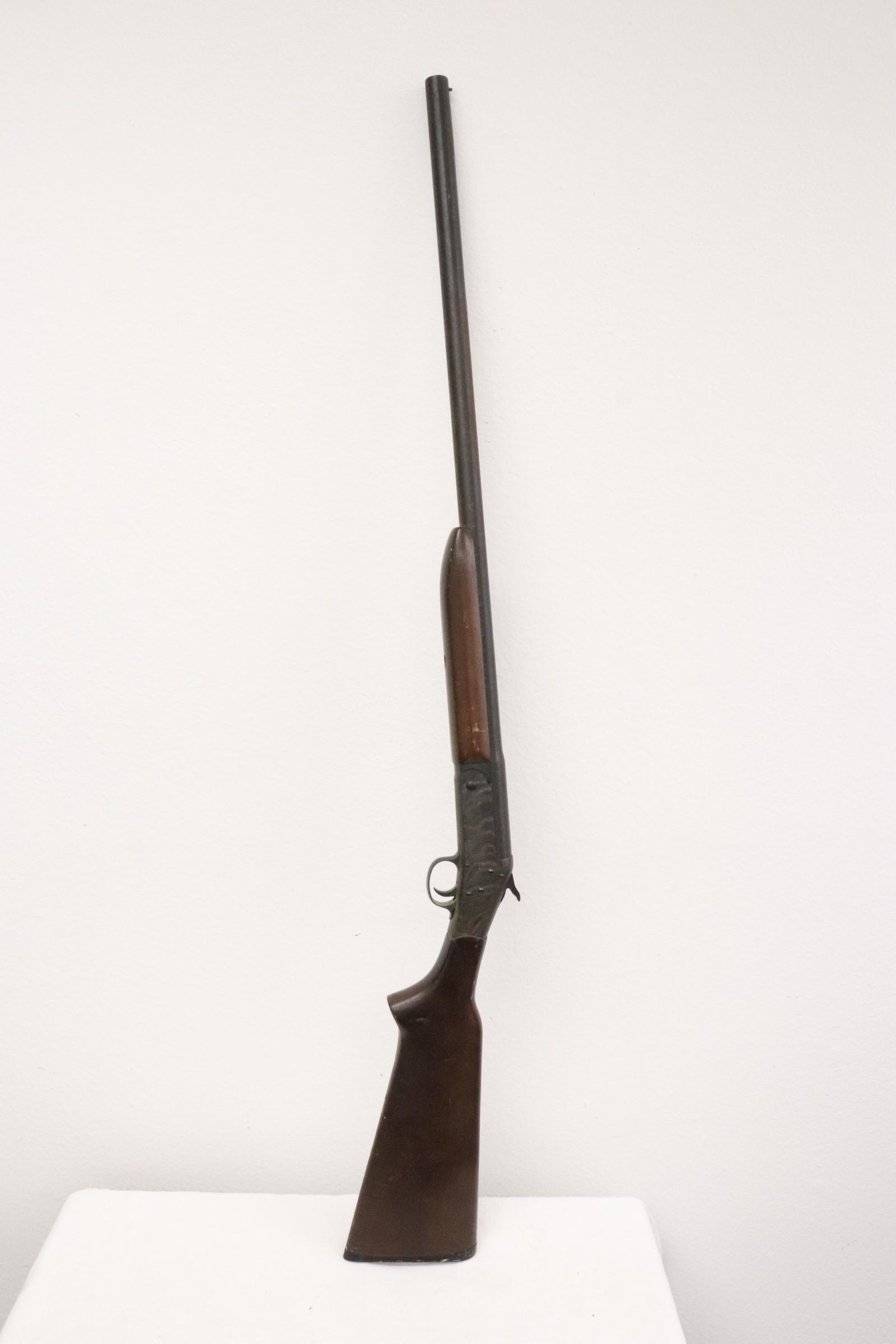 Antique shotgun by Harrington & Richardson (1 of 10)
