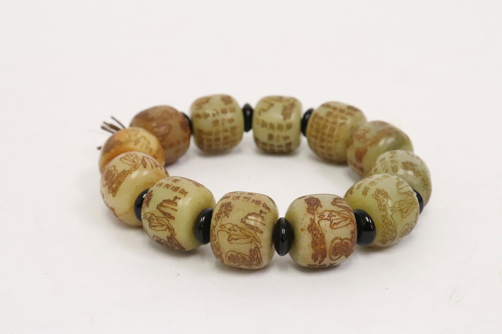 A jade like bead bracelet with calligraphy (1 of 10)