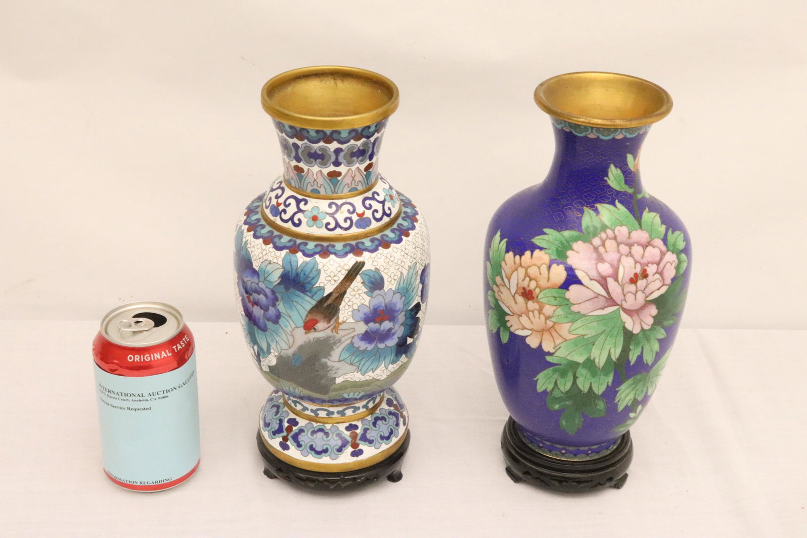 2 Chinese cloisonne vases (1 of 10)