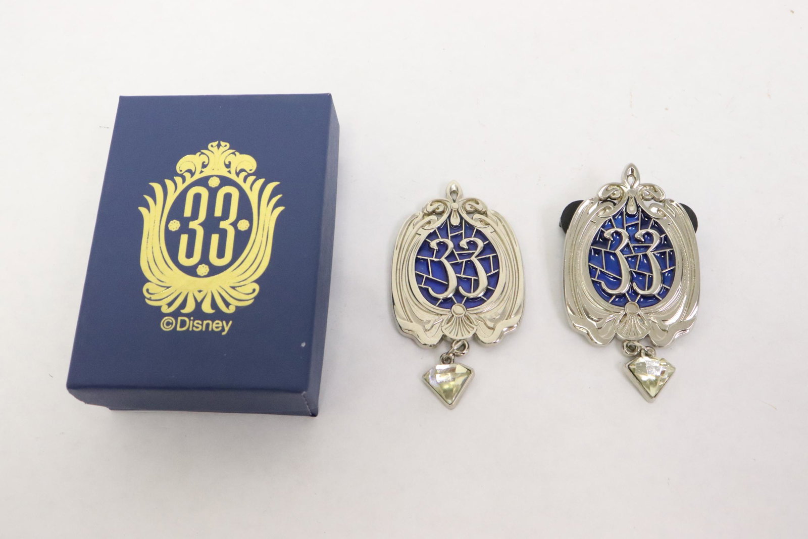 2 club 33 pins (1 of 6)