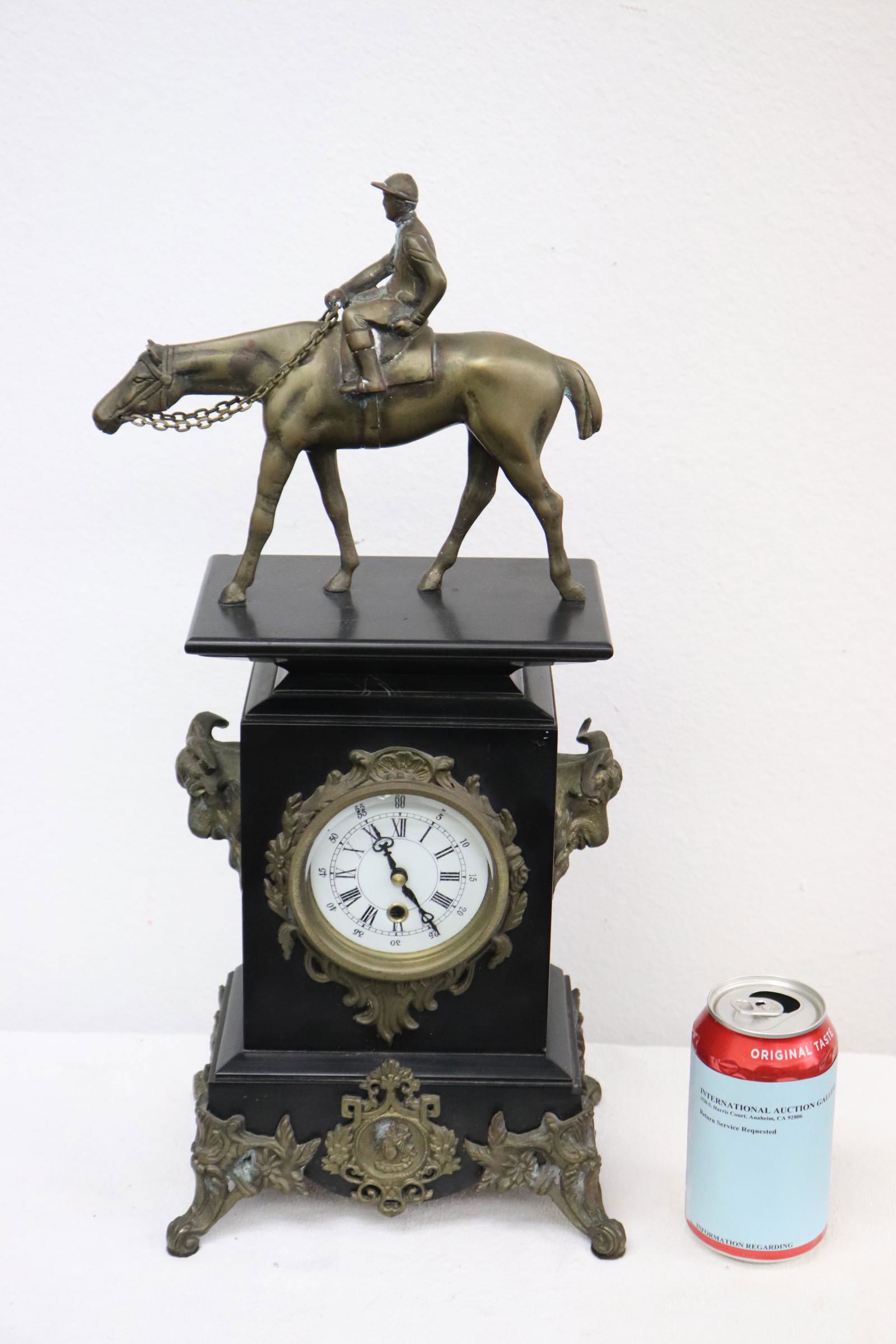 A black marbled keywind table clock (1 of 10)