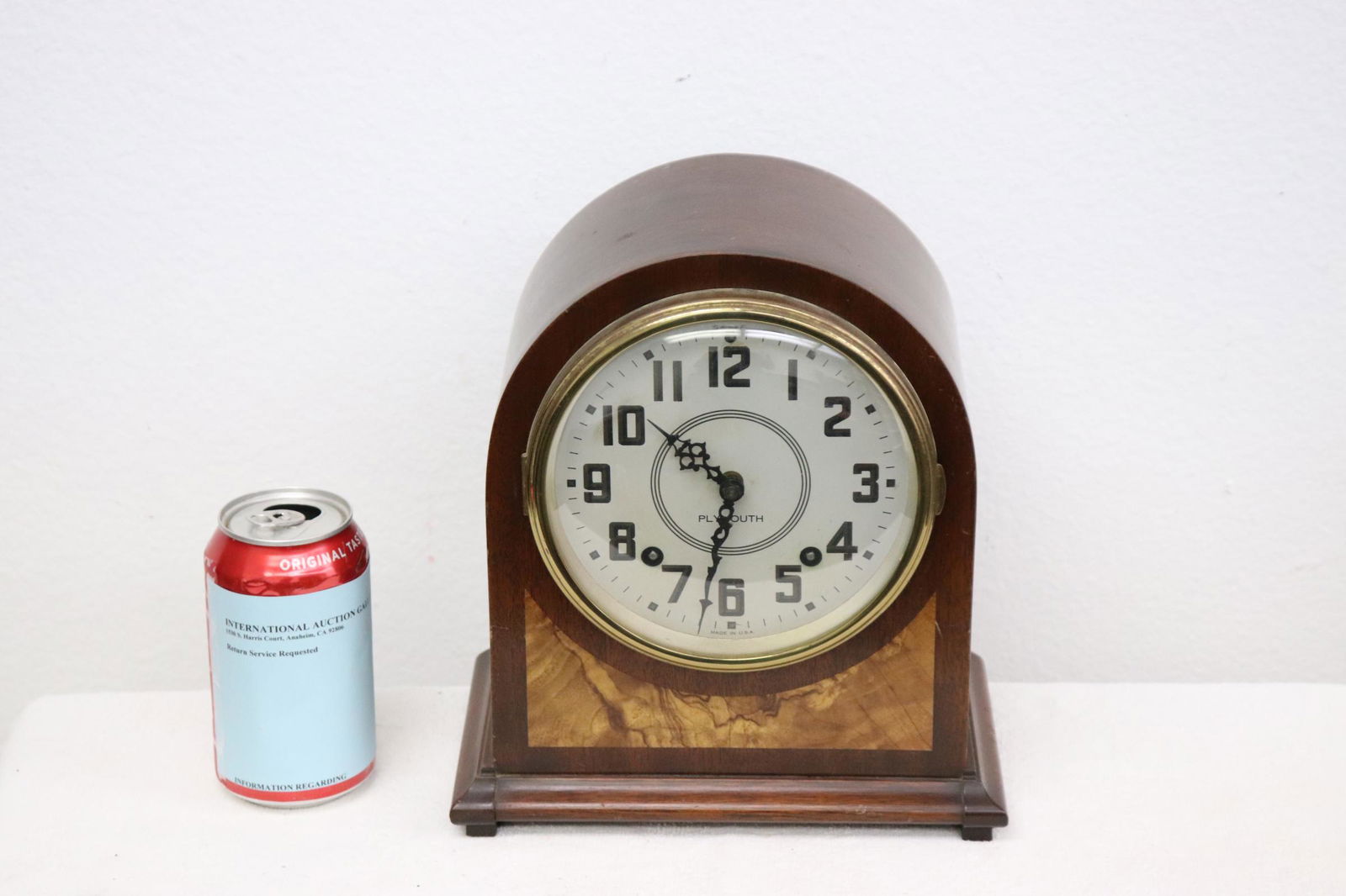 Vintage Plymouth keywind table clock with chime (1 of 10)