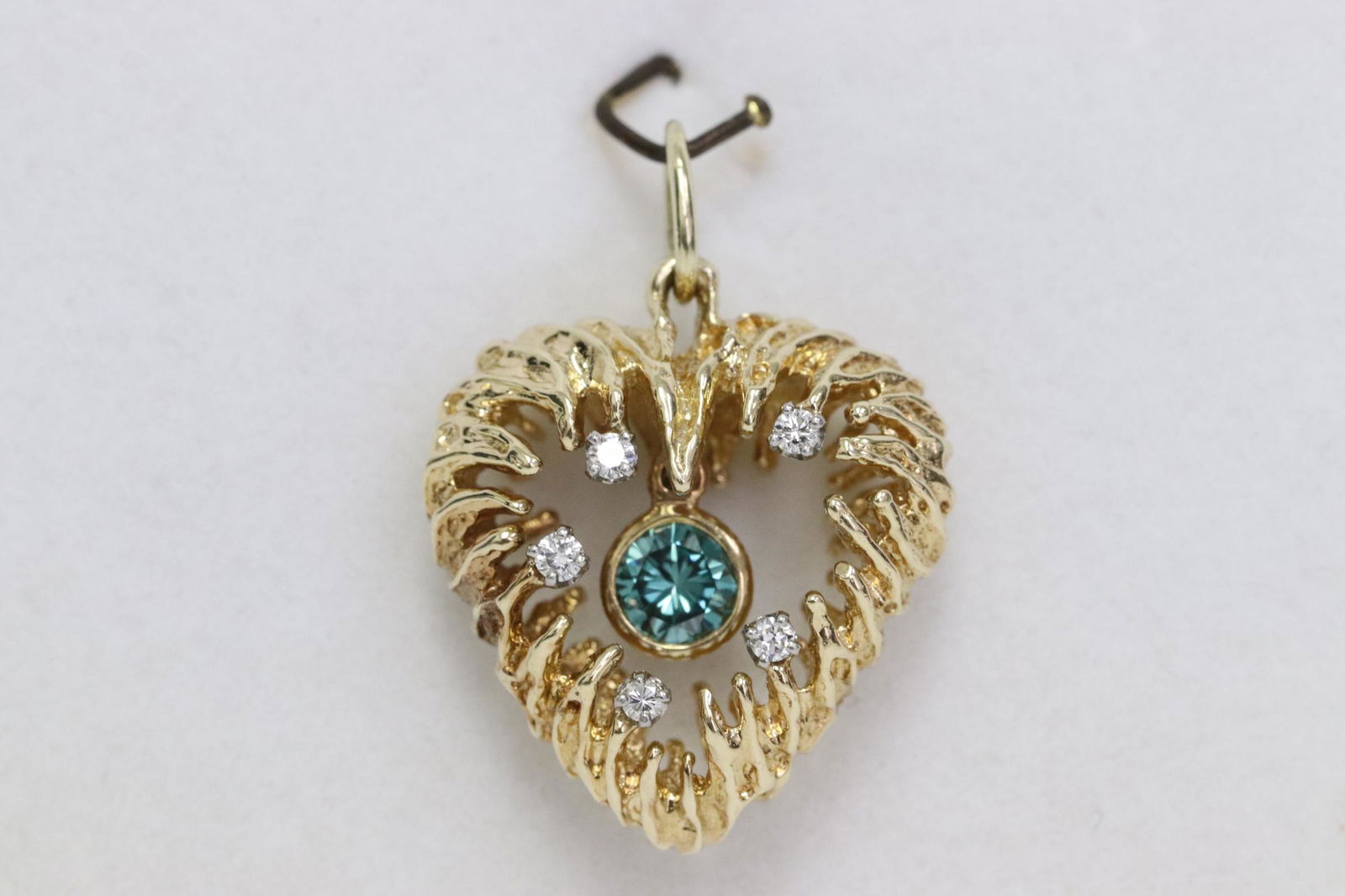 A 14K Y/G diamond pendant (1 of 9)