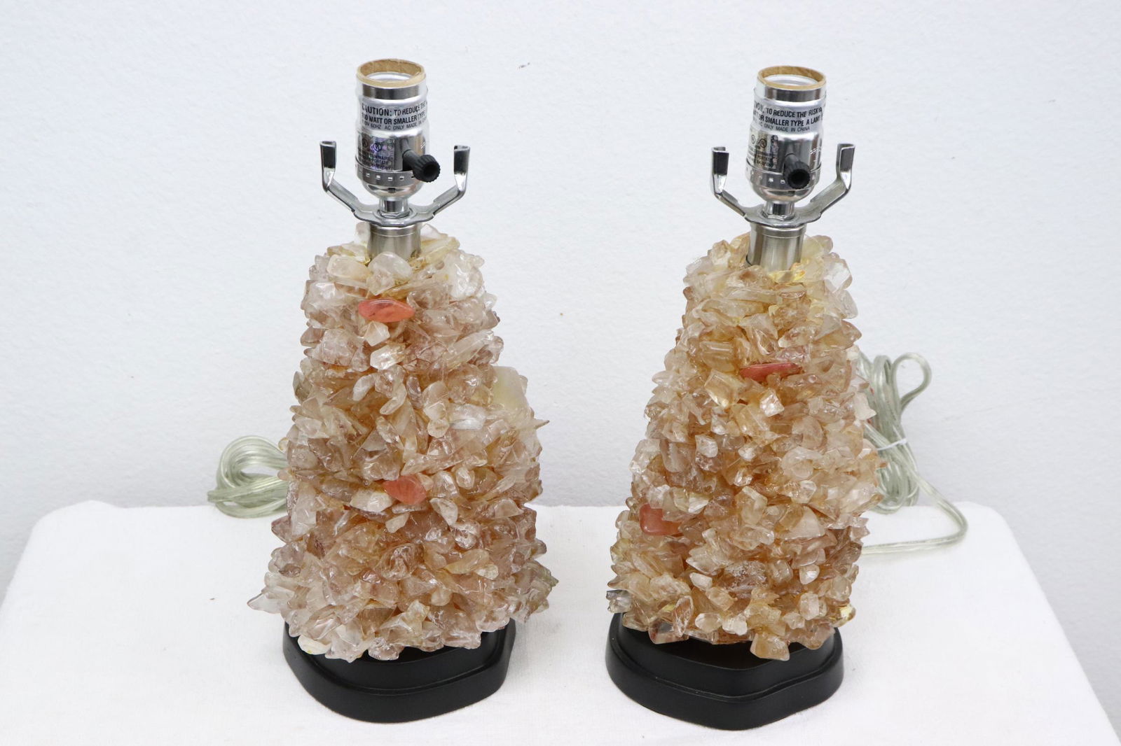 Pair genuine pink rock crystal decorated table lamps (1 of 7)
