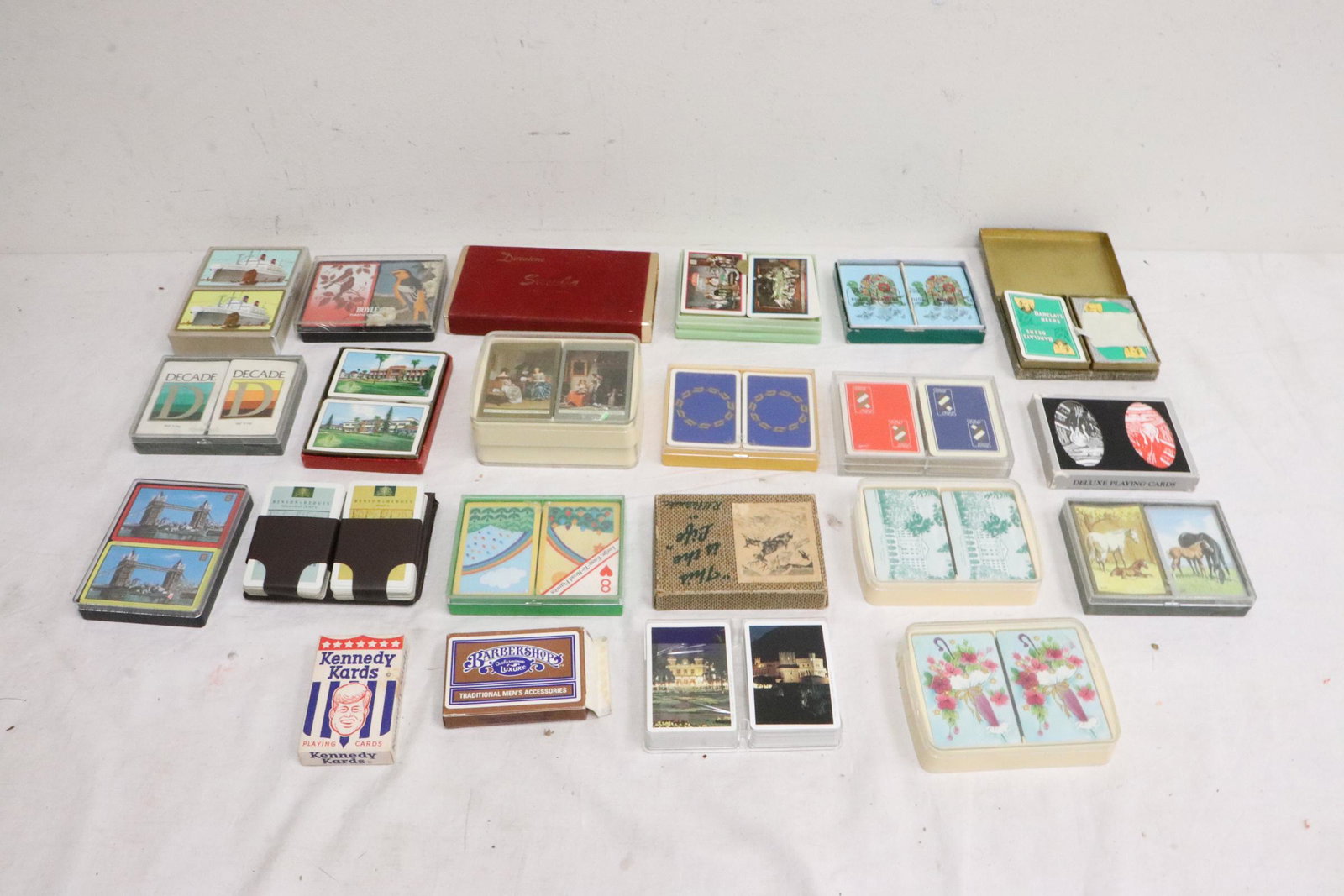 Approx. 20 sets of playing cards: Approx. 20 sets of playing cards, most never been played with