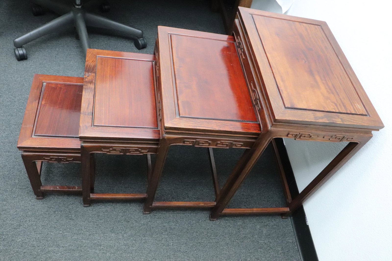 4 Chinese rosewood nested tables: 4 Chinese rosewood nested tables, 14"x12"x8.8" - 26"x20"x14"