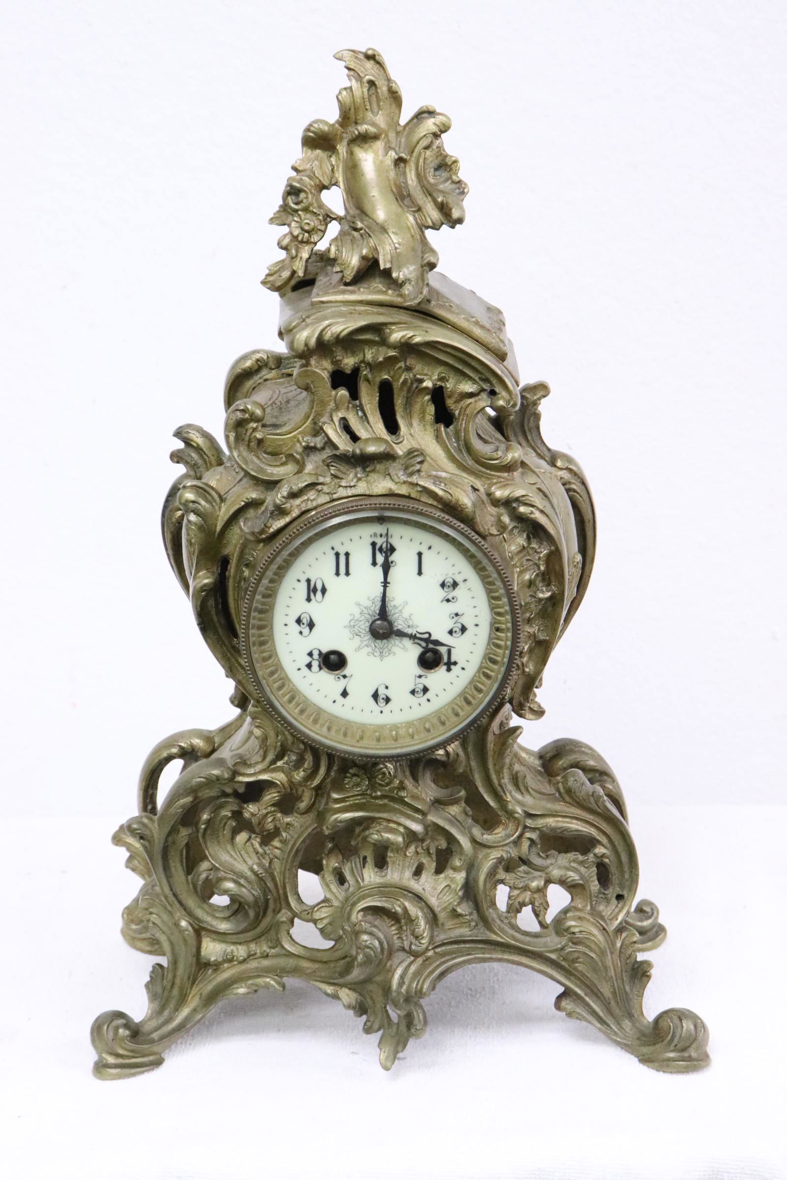 19th c. French keywind bronze table clock (1 of 10)