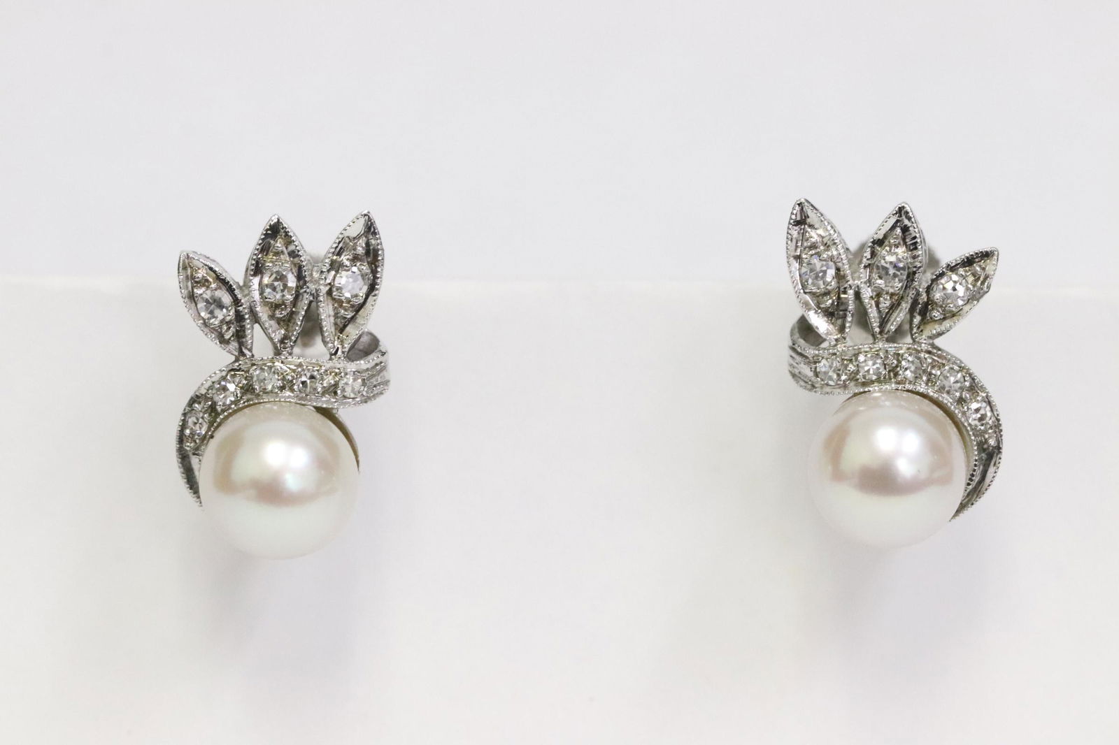 Pair 14K W/G cultured pearl diamond earrings (1 of 10)