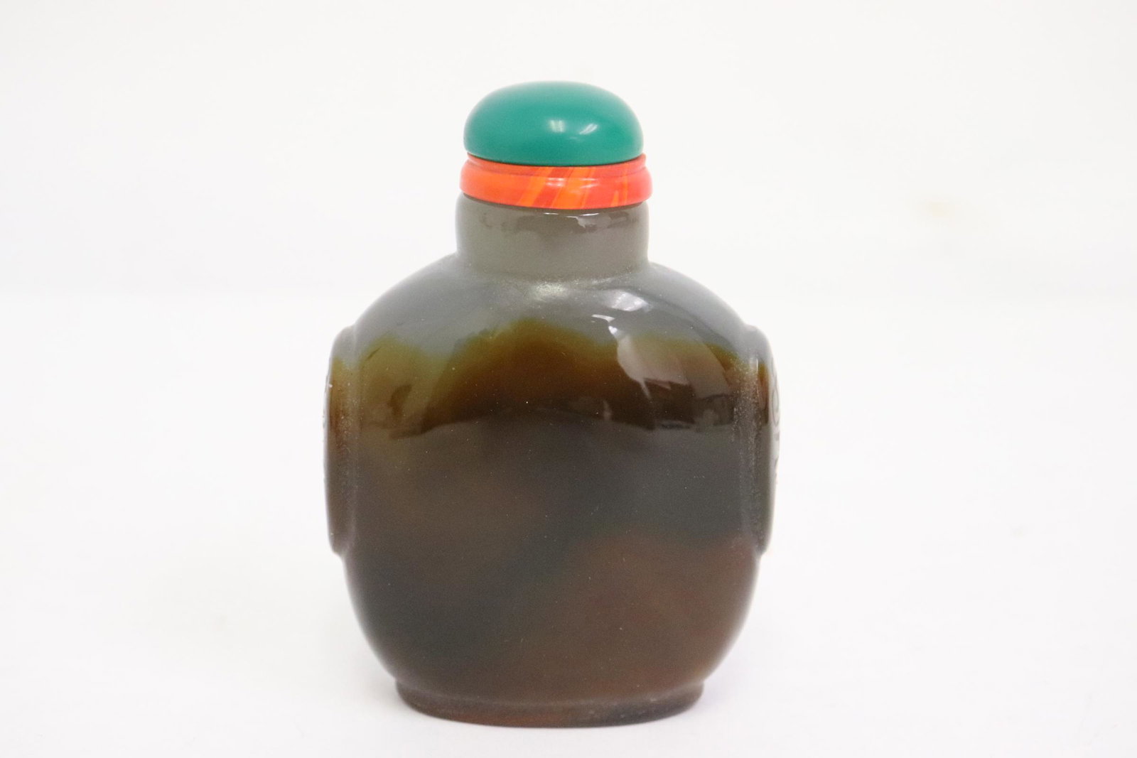 Fine agate snuff bottle (1 of 9)