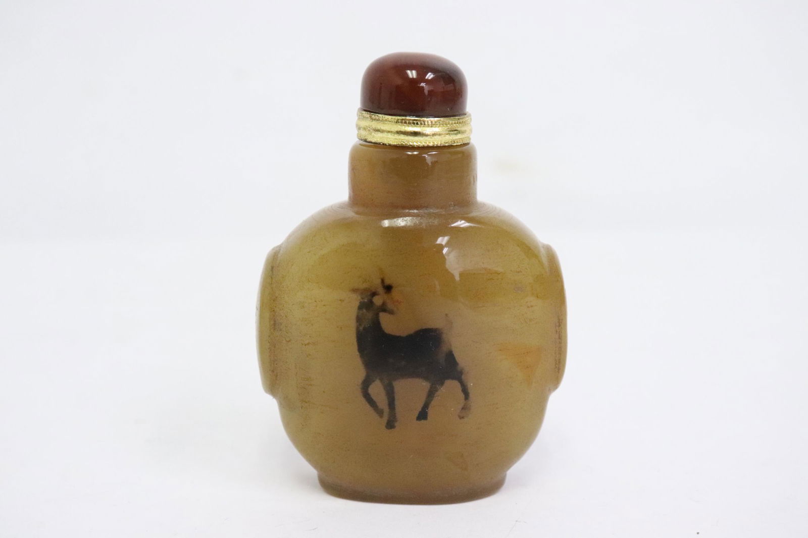 Unusual agate snuff bottle (1 of 9)