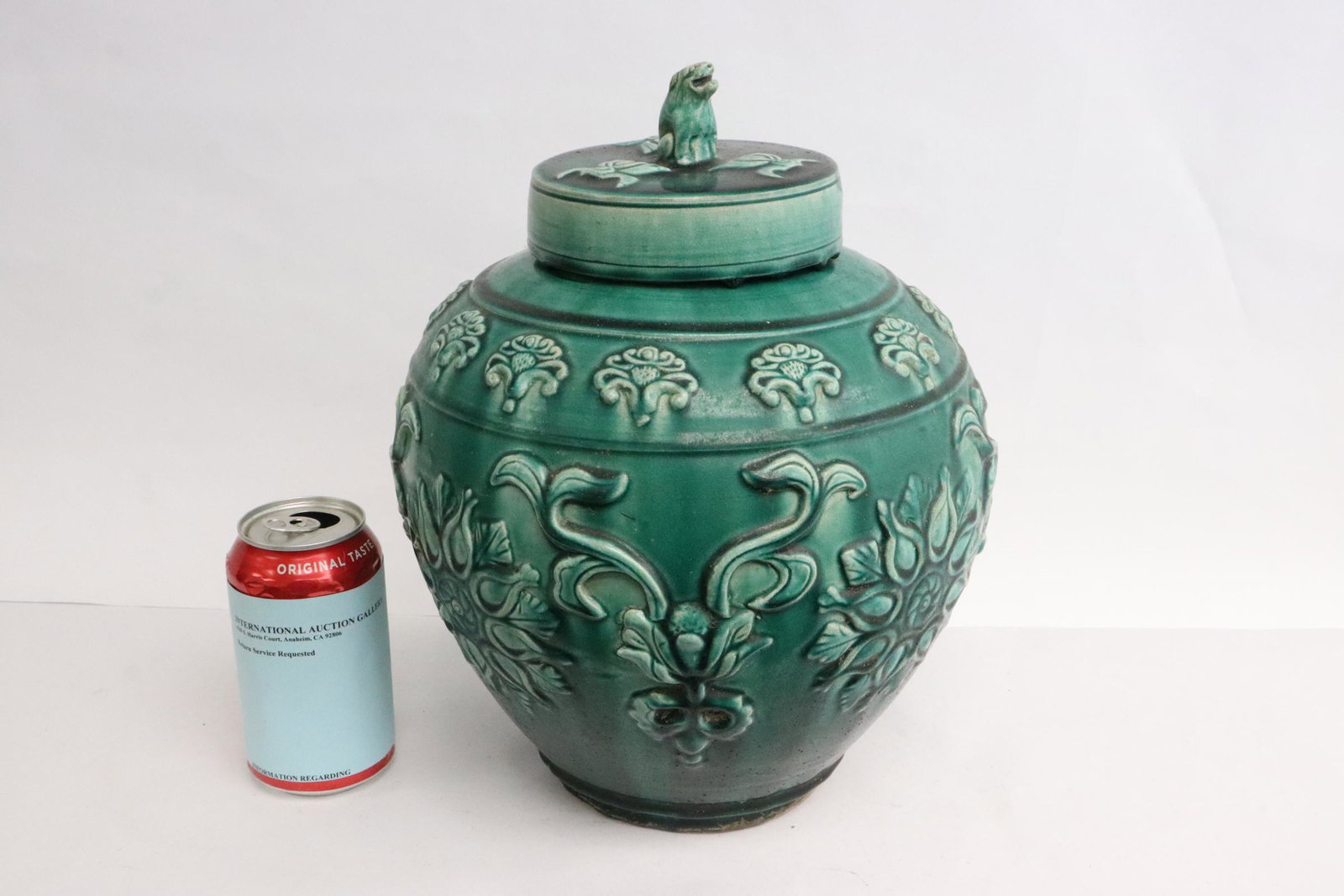 Vintage Chinese green glazed covered jar (1 of 10)