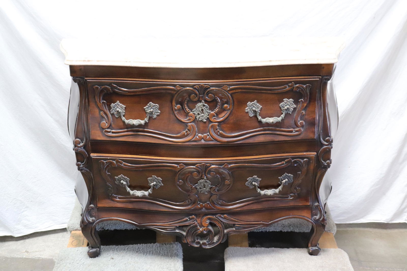carved walnut Bombe front commode: Fine carved walnut Bombe front commode with faux marble top, 33.7"x47.6"x18"