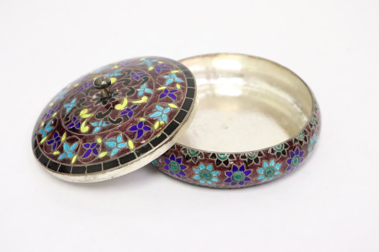 Fine Chinese cloisonne enamel on silver box (1 of 9)