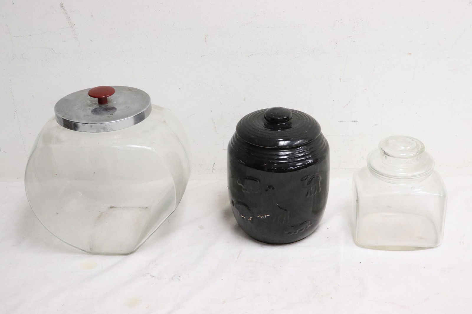 3 vintage candy jars: 3 vintage candy jars, 7.4"x5.8"x4.7" - 11"x10"x8.5"