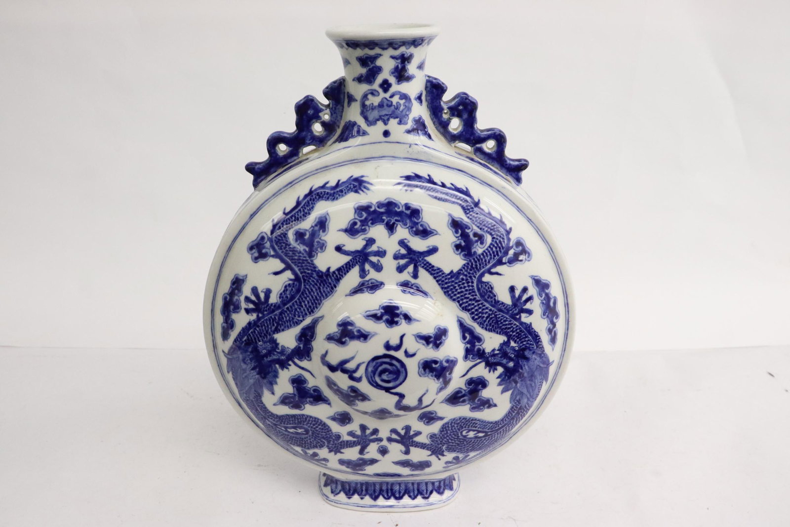 Chinese blue and white porcelain flask: Chinese blue and white porcelain flask, 10.6"x8"x4.8"
