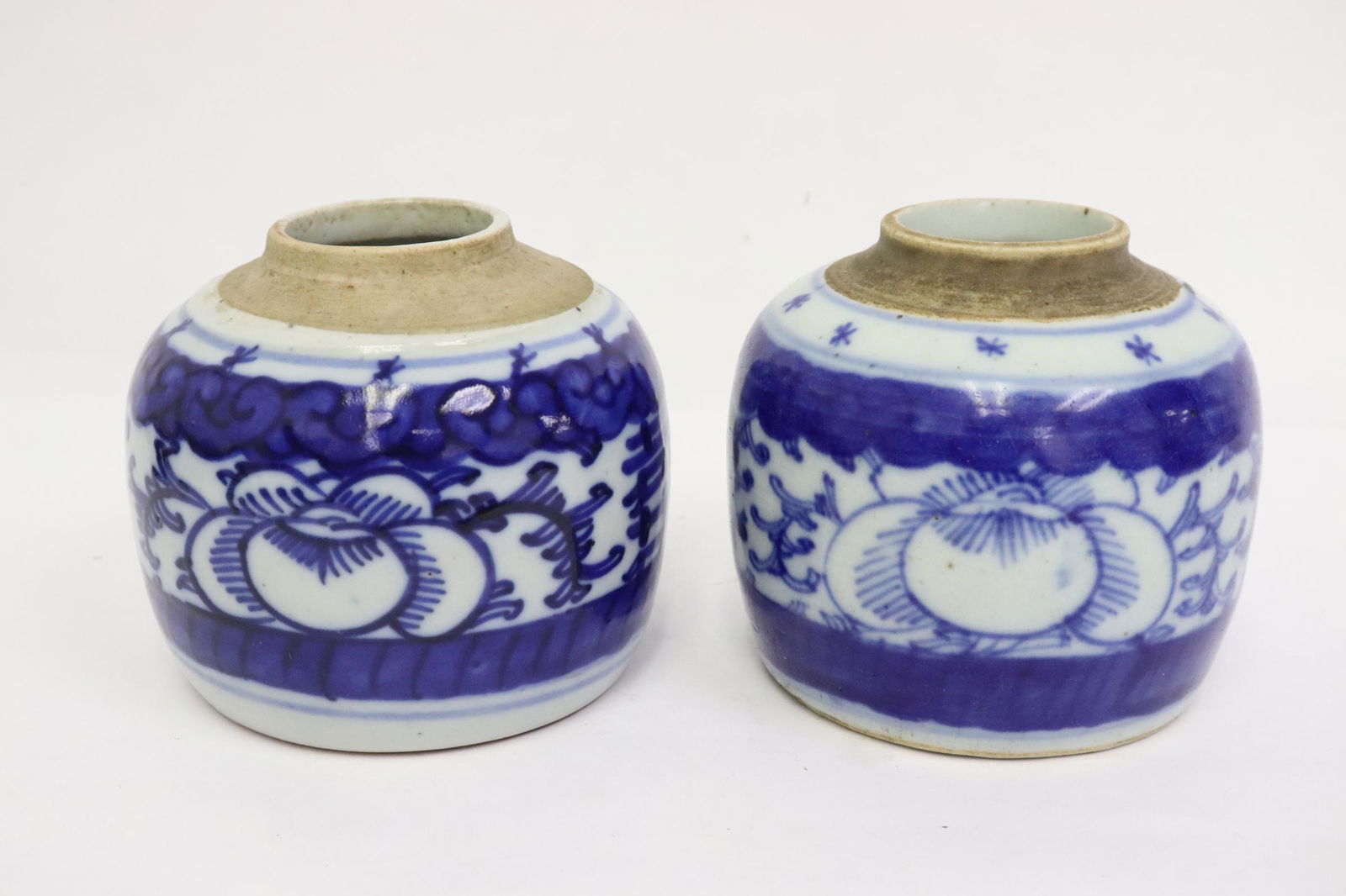 2 Chinese antique blue and white small jars: 2 Chinese antique blue and white small jars, 3.6"x4.1"dia, 3.7"x4.2"dia