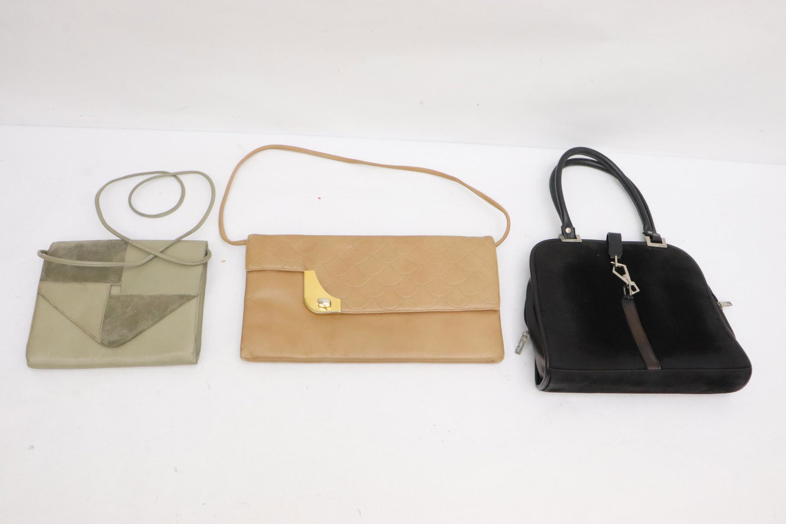 3 lady's purses (1 of 12)