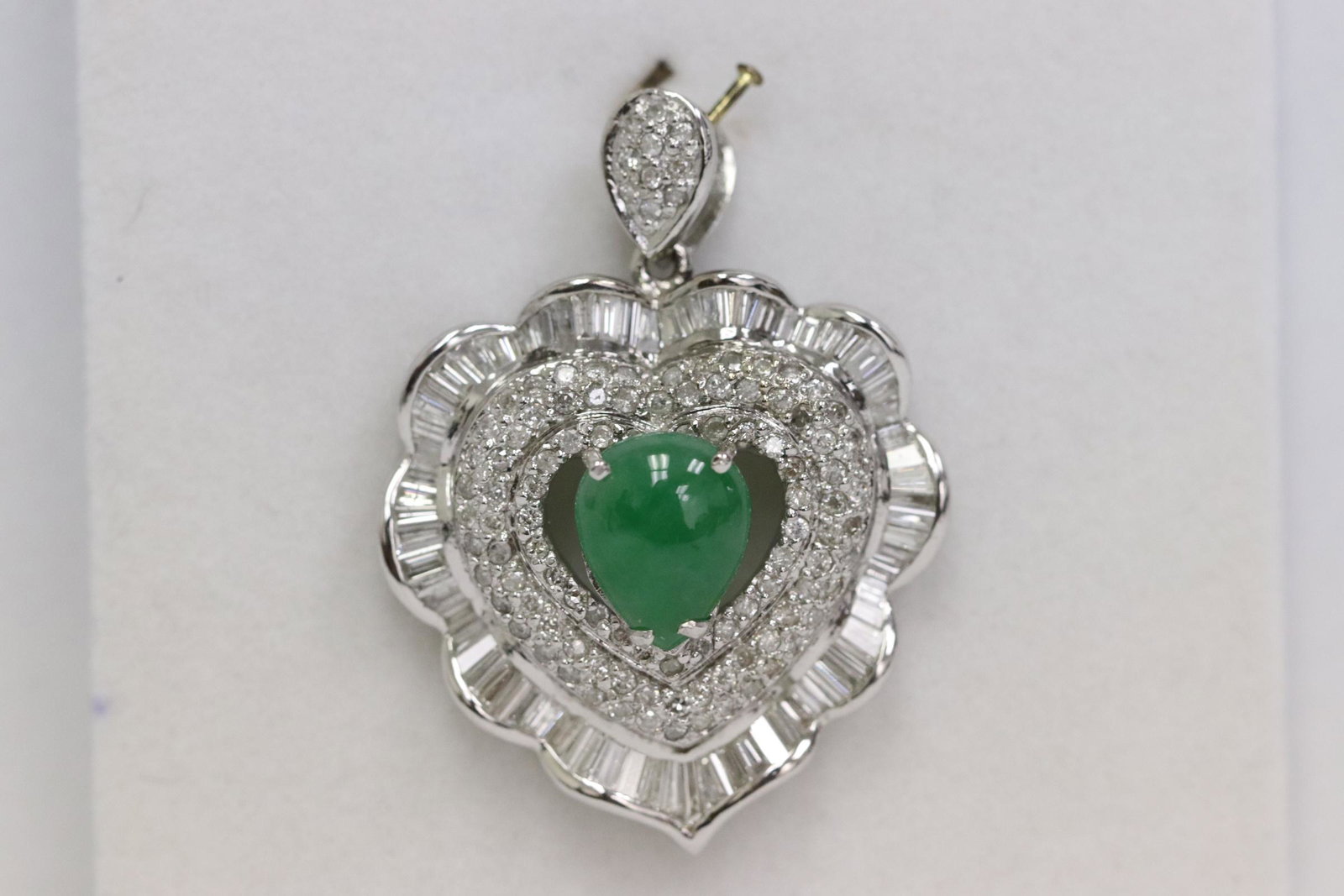 18K jadeite diamond pendant with GIA report (1 of 13)