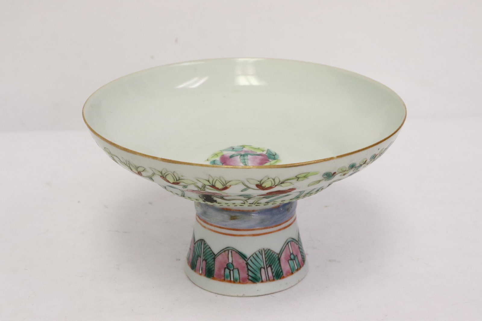 Chinese antique famille rose porcelain stem bowl: Chinese antique famille rose porcelain stem bowl, 3.75"x6.5"dia