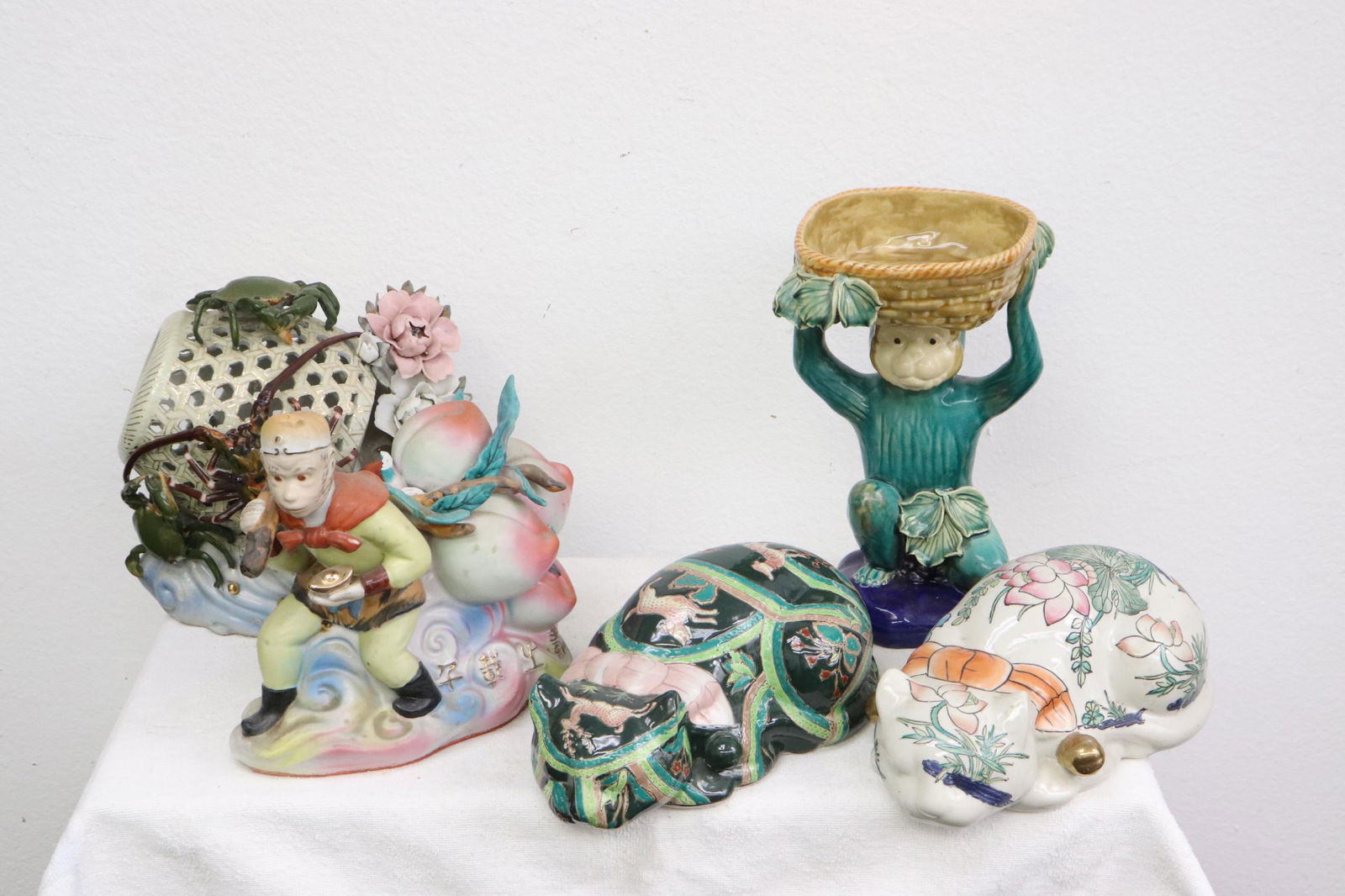 5 Japanese/ Chinese porcelain sculpture (1 of 9)